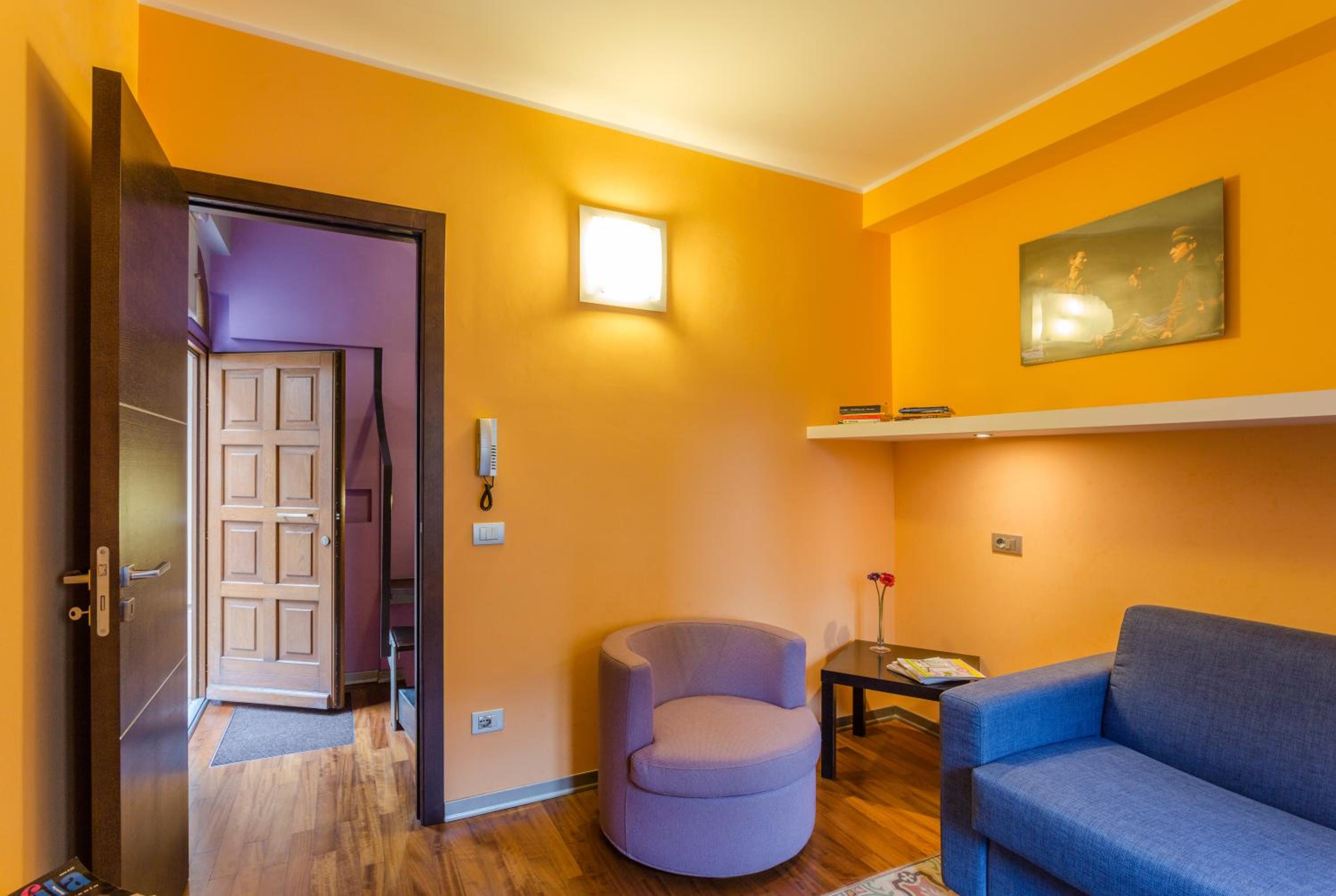 Apartment photo 2