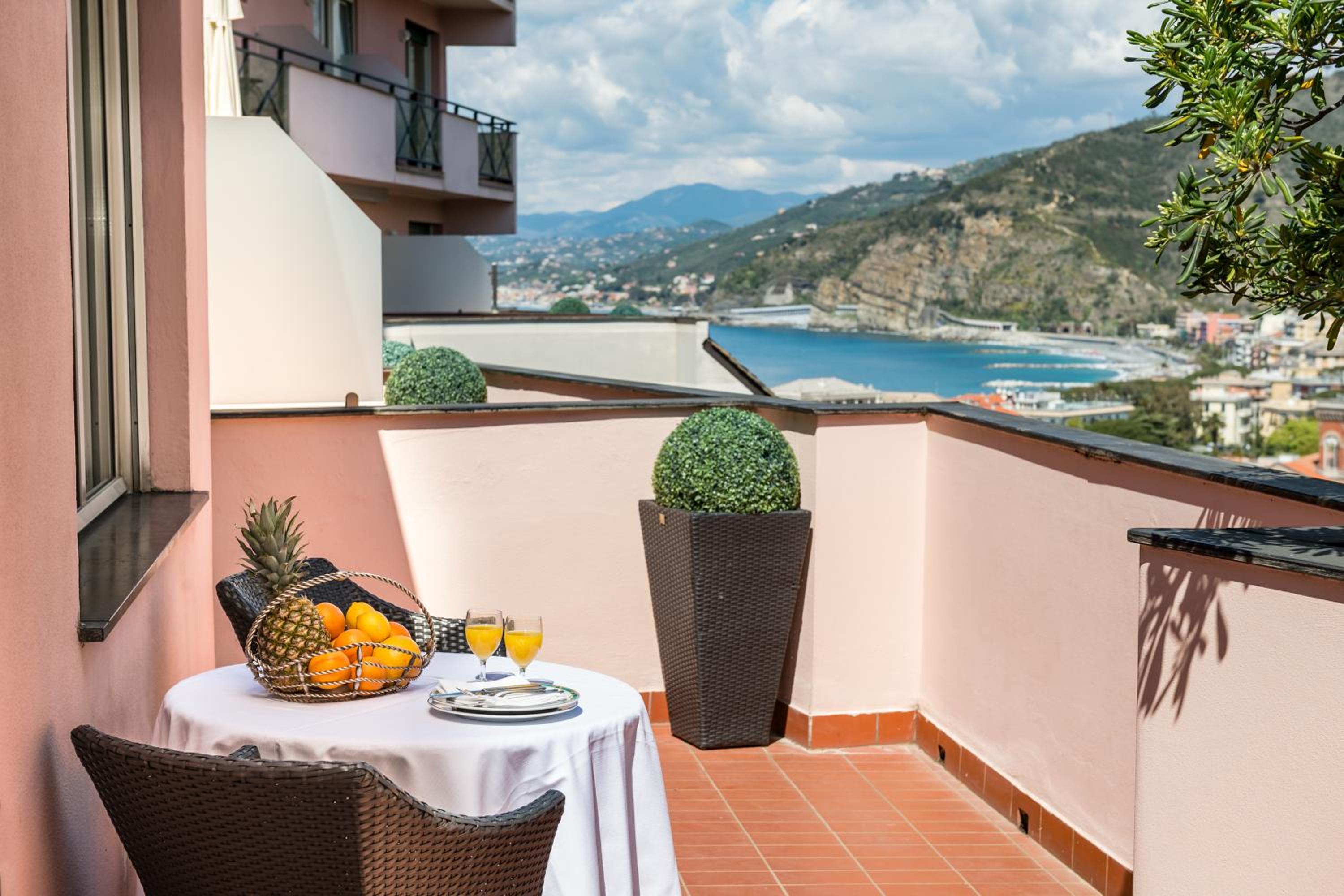 Family Room with Terrace - Photo 8