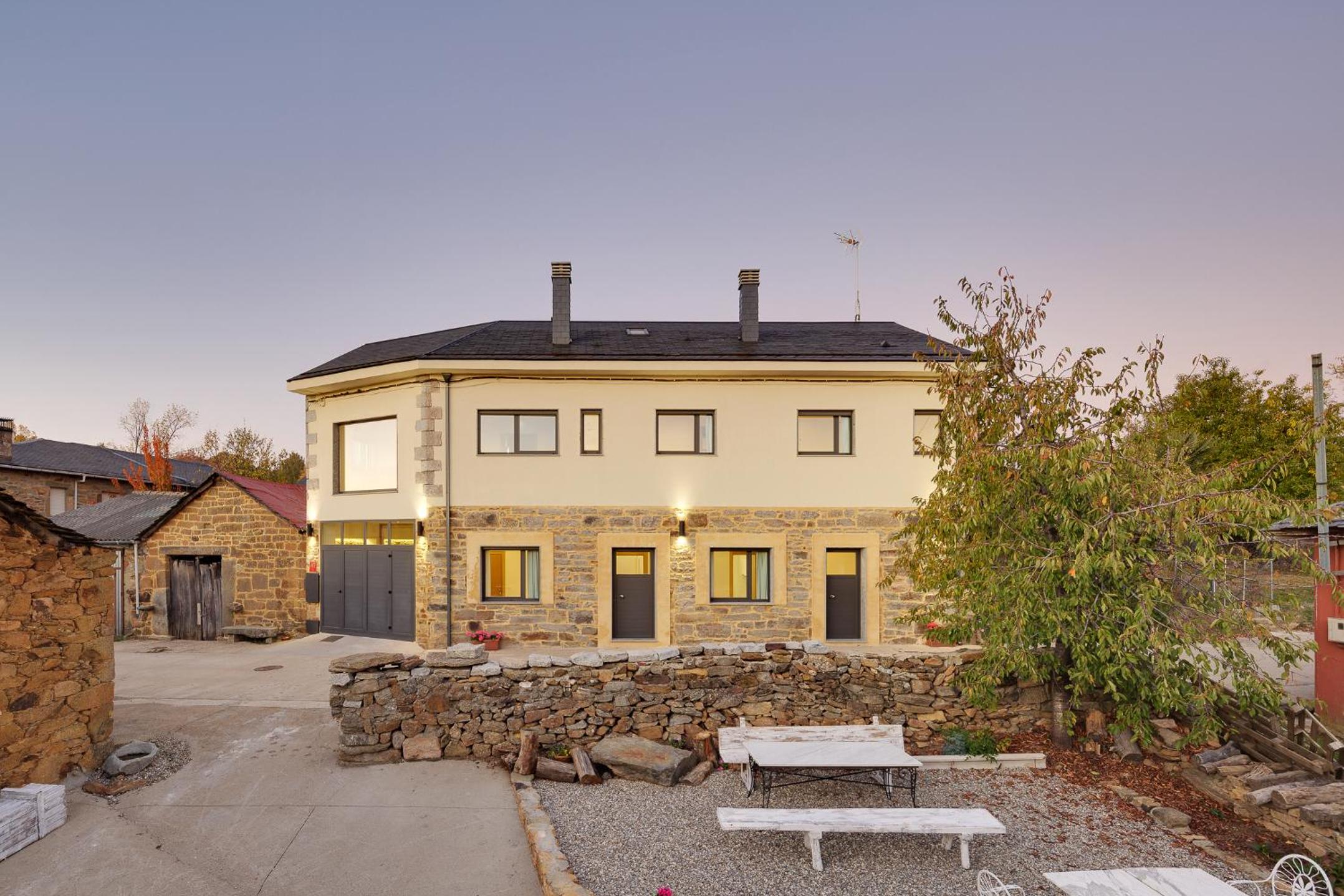 Four-Bedroom House photo 2