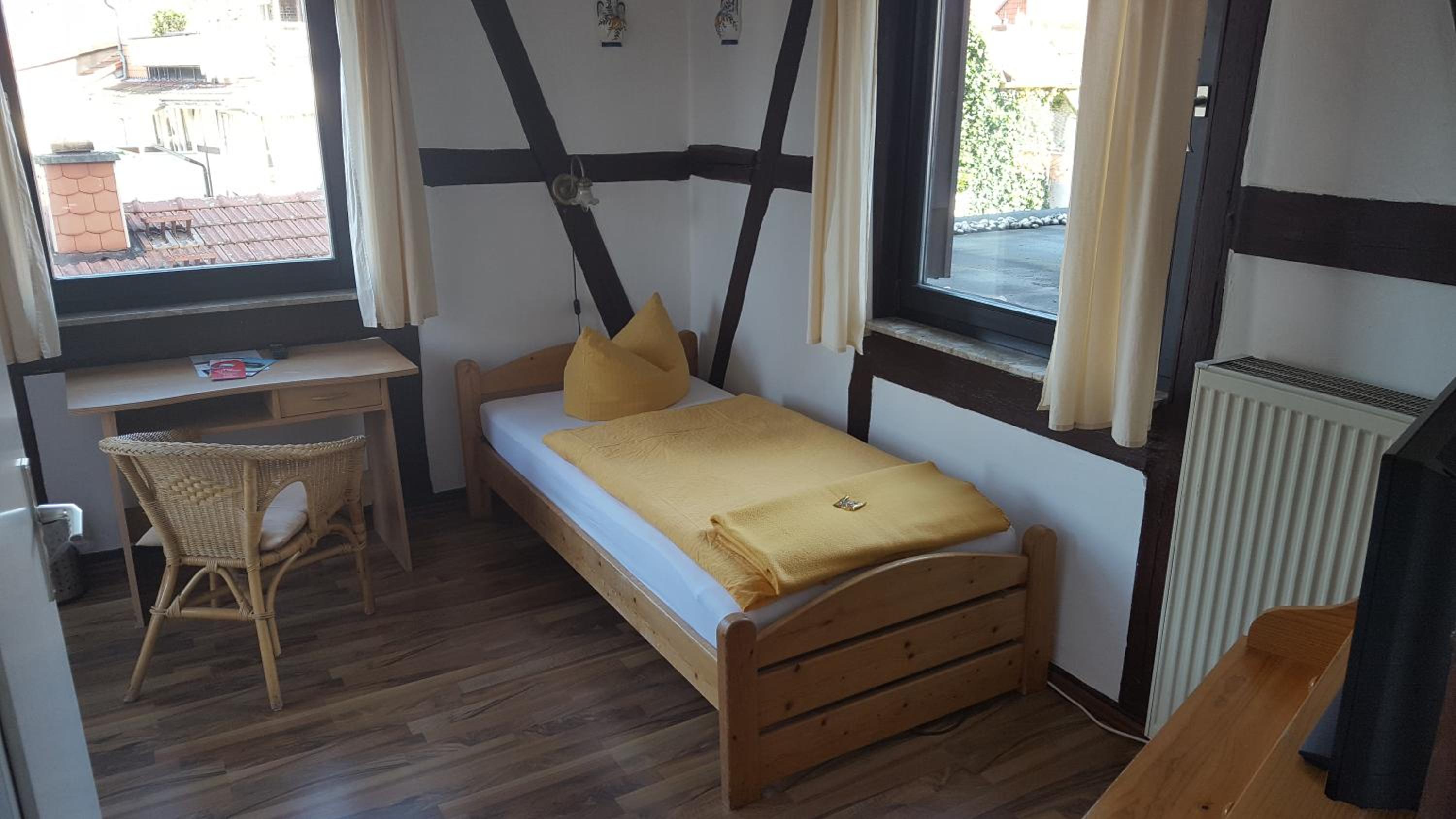 Single Room with Bathroom photo 1