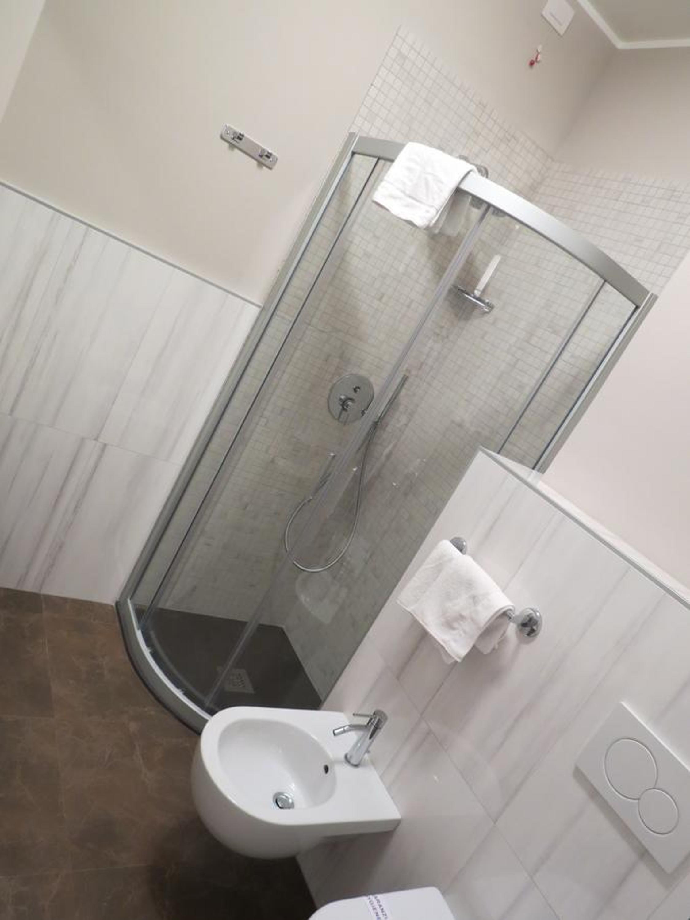 Double or Twin Room - Photo 35