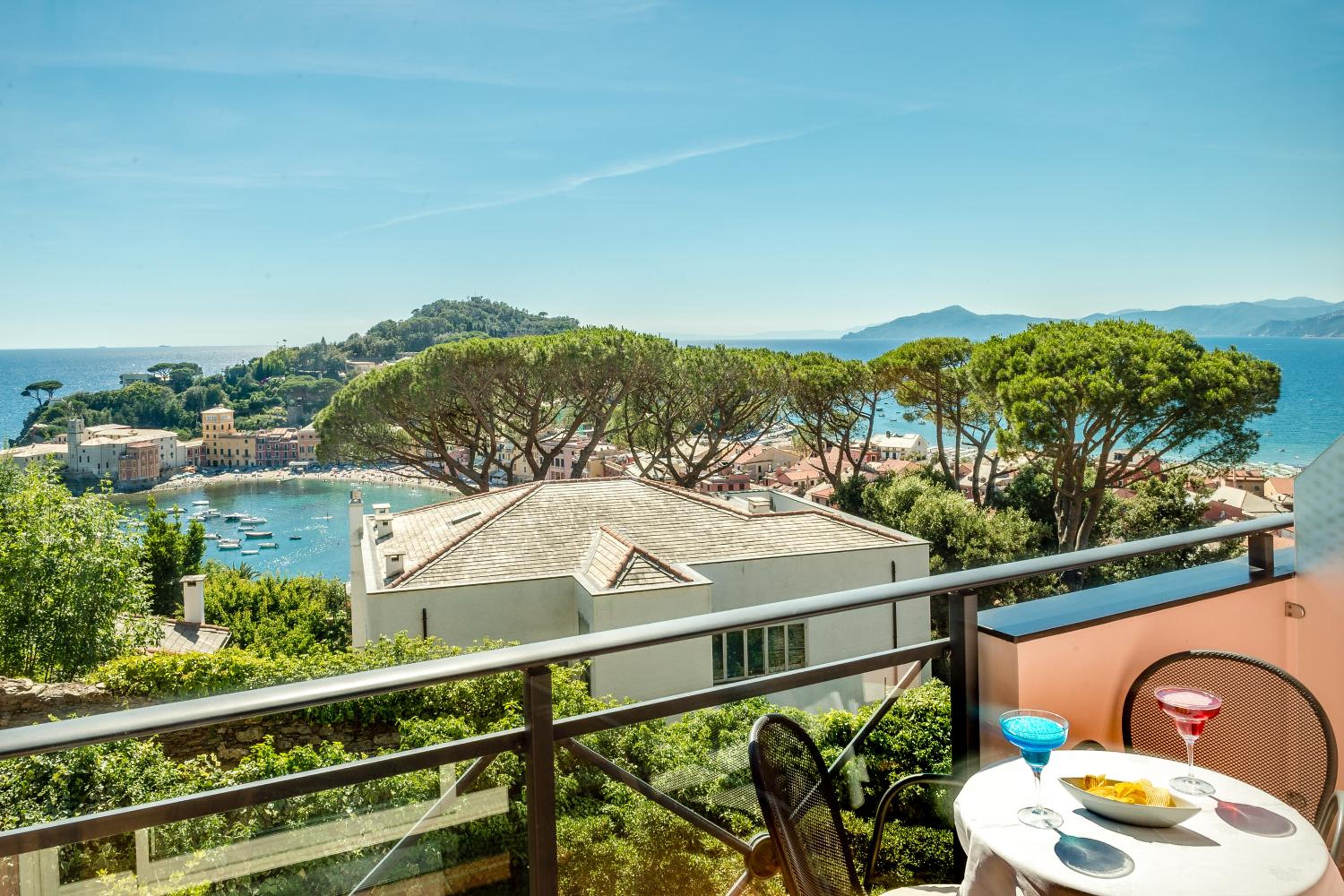 Superior Double or Twin Room with Balcony and Sea View - Photo 7