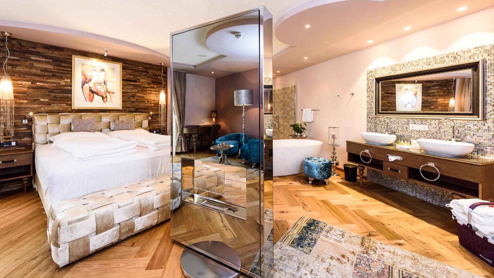 Deluxe Junior Suite photo 1