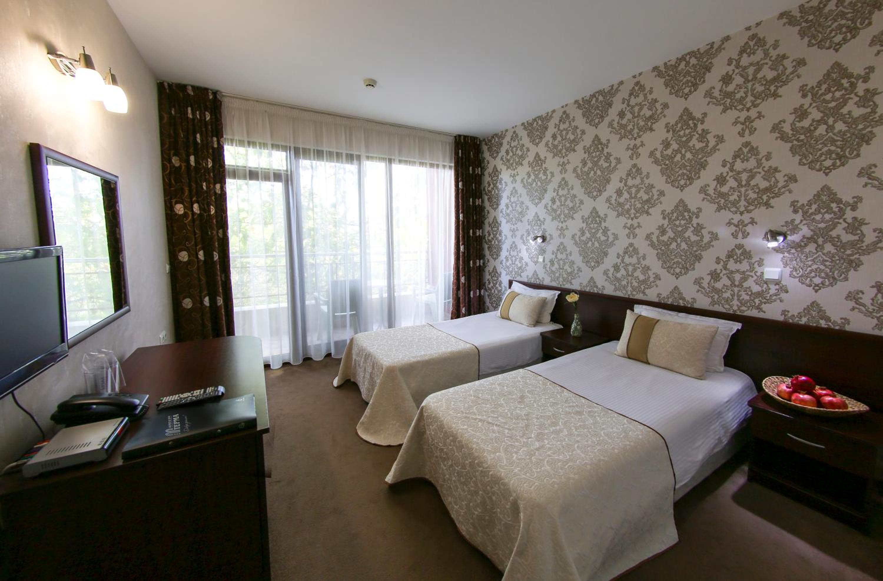 Economy Twin Room photo 2
