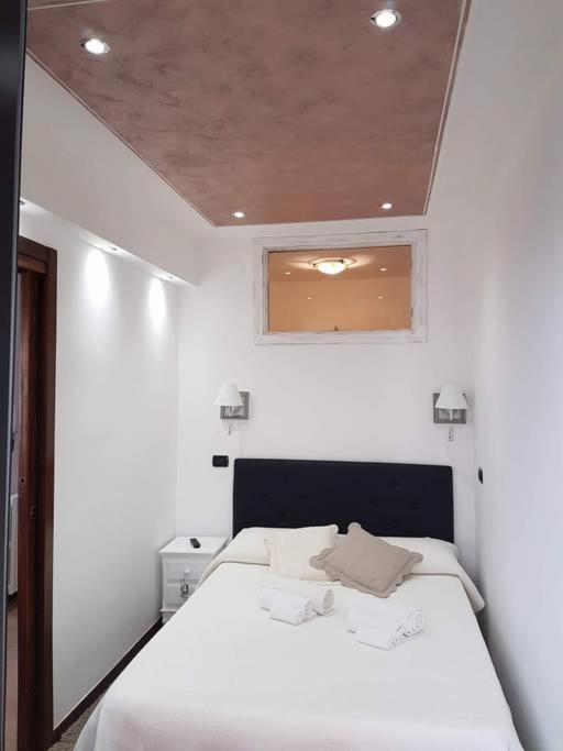 One-Bedroom Apartment - Photo 7