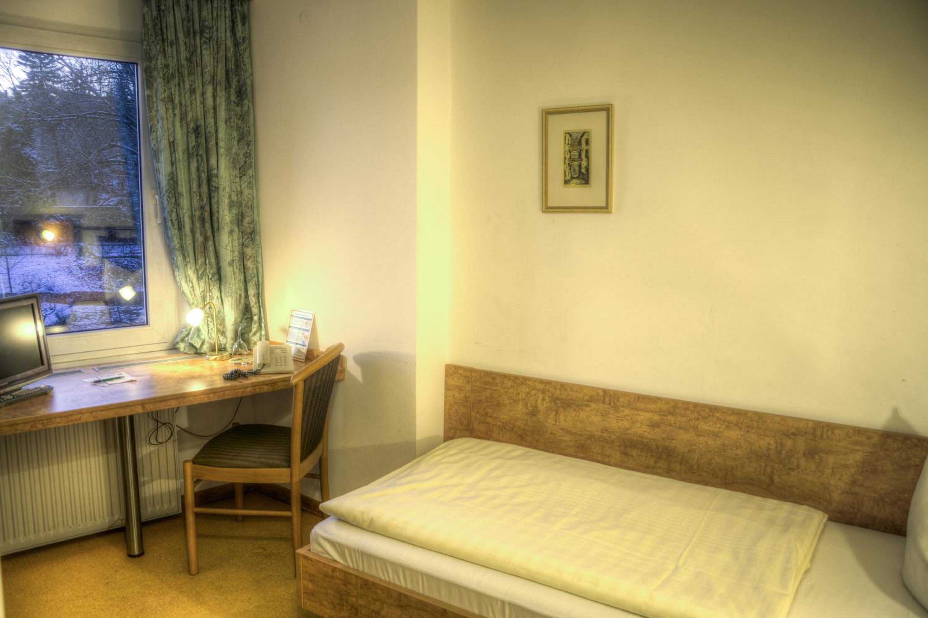 Single Room photo 3