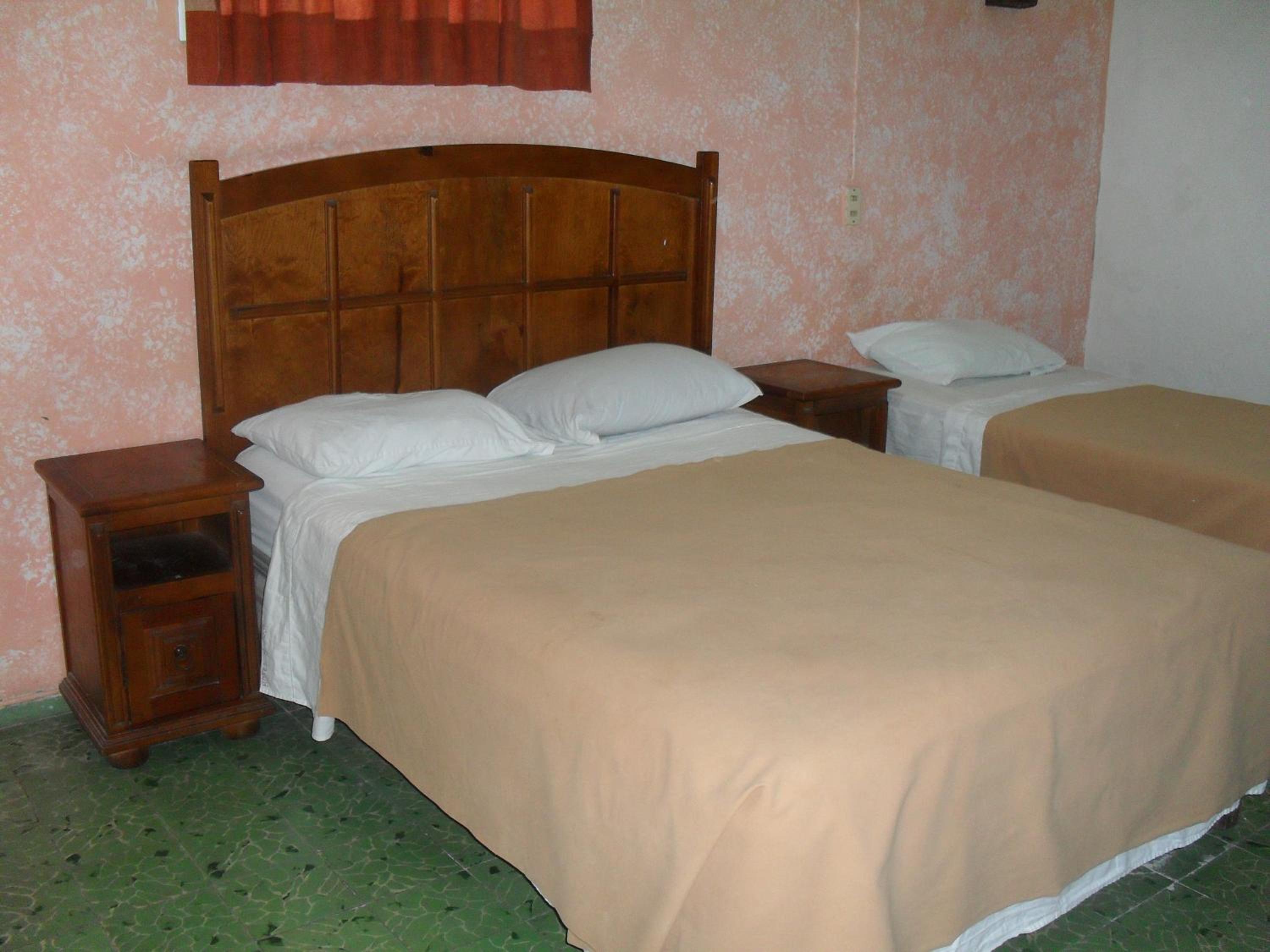 Twin Room with Air-Conditioning - Photo 1