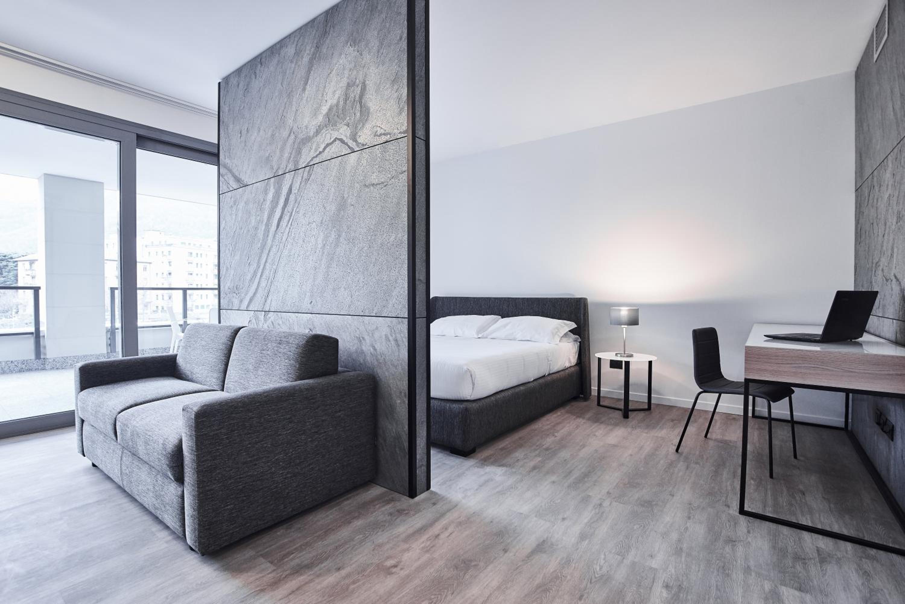 One-Bedroom Apartment with Balcony photo 1