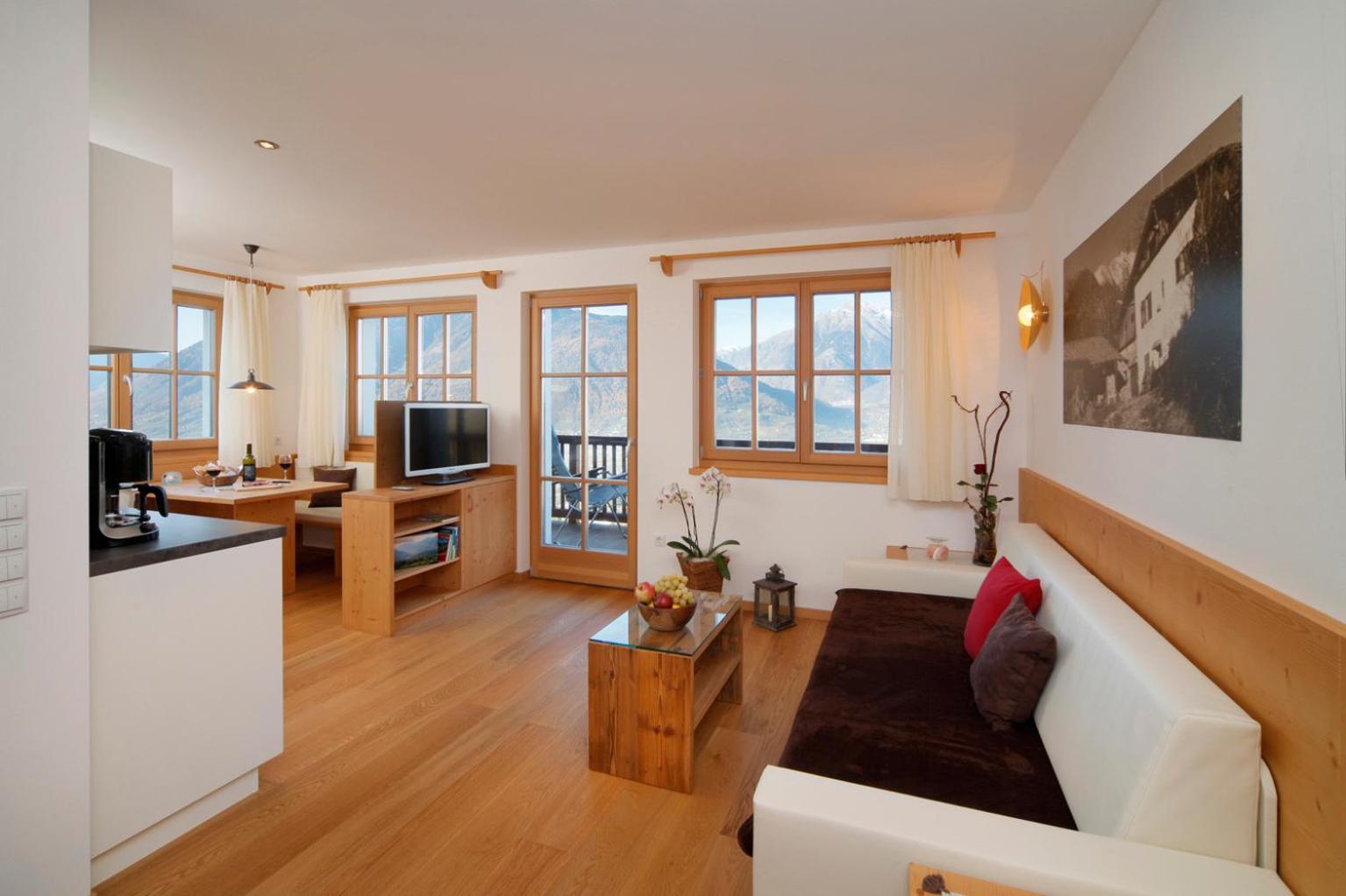 Deluxe One-Bedroom Apartment (2 Adults)