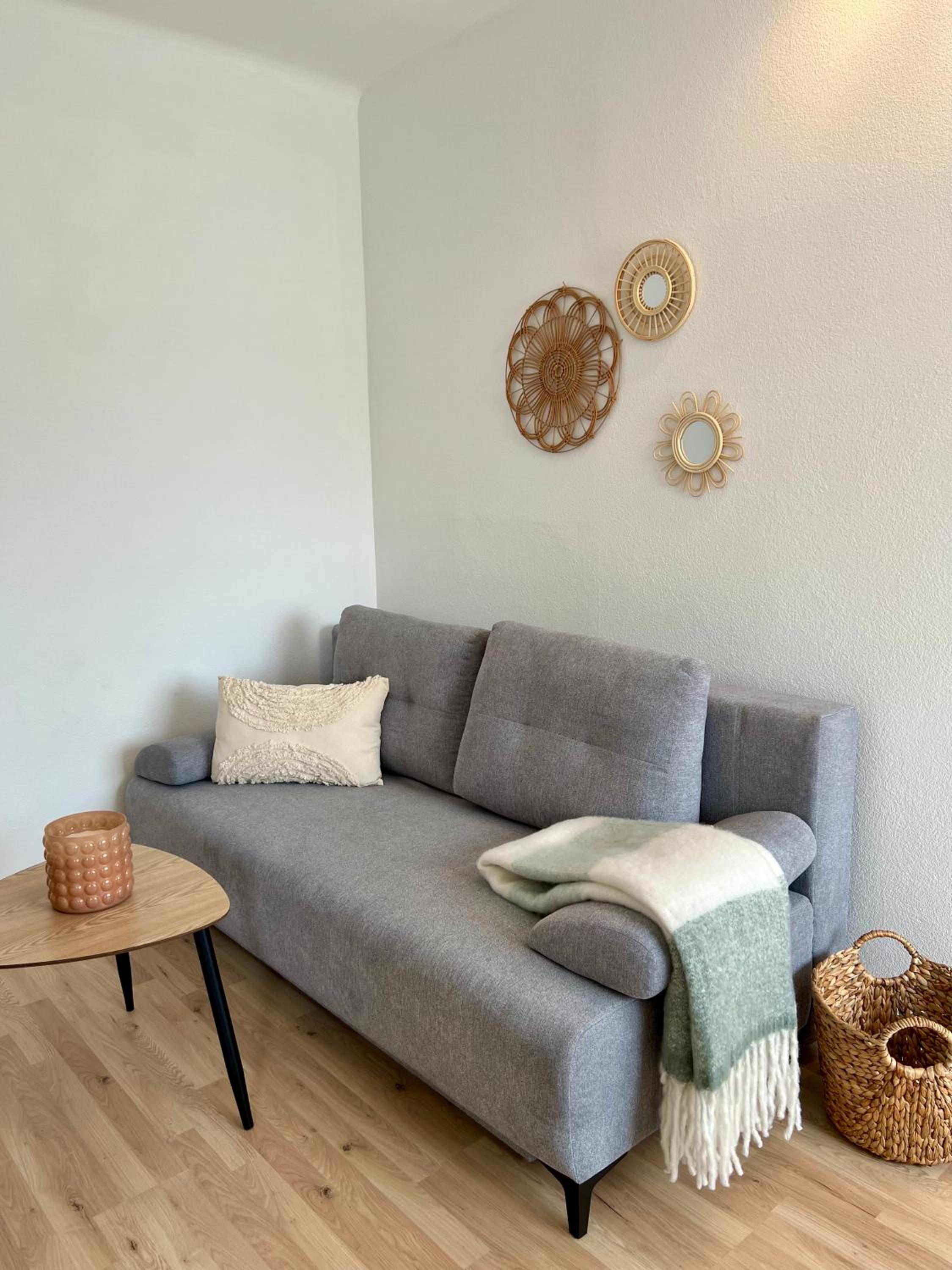 One-Bedroom Apartment photo 1