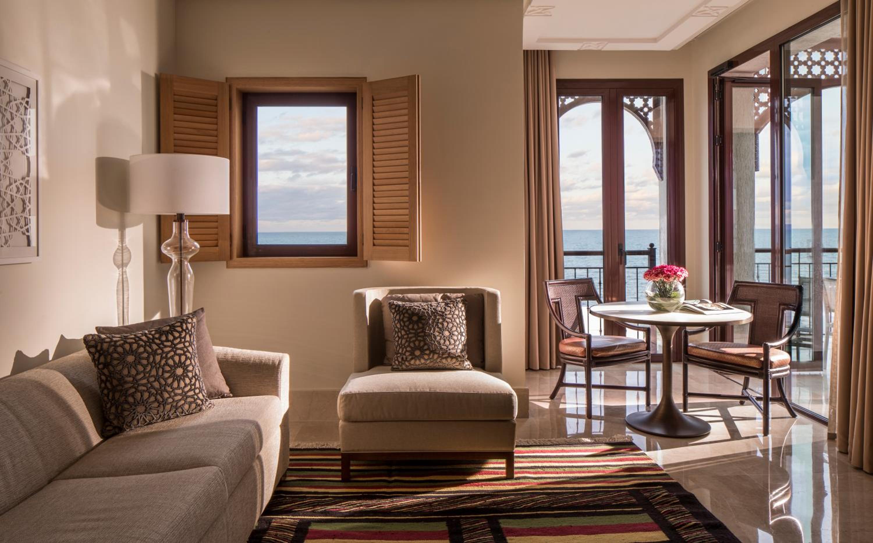 Sea View Suite king bed