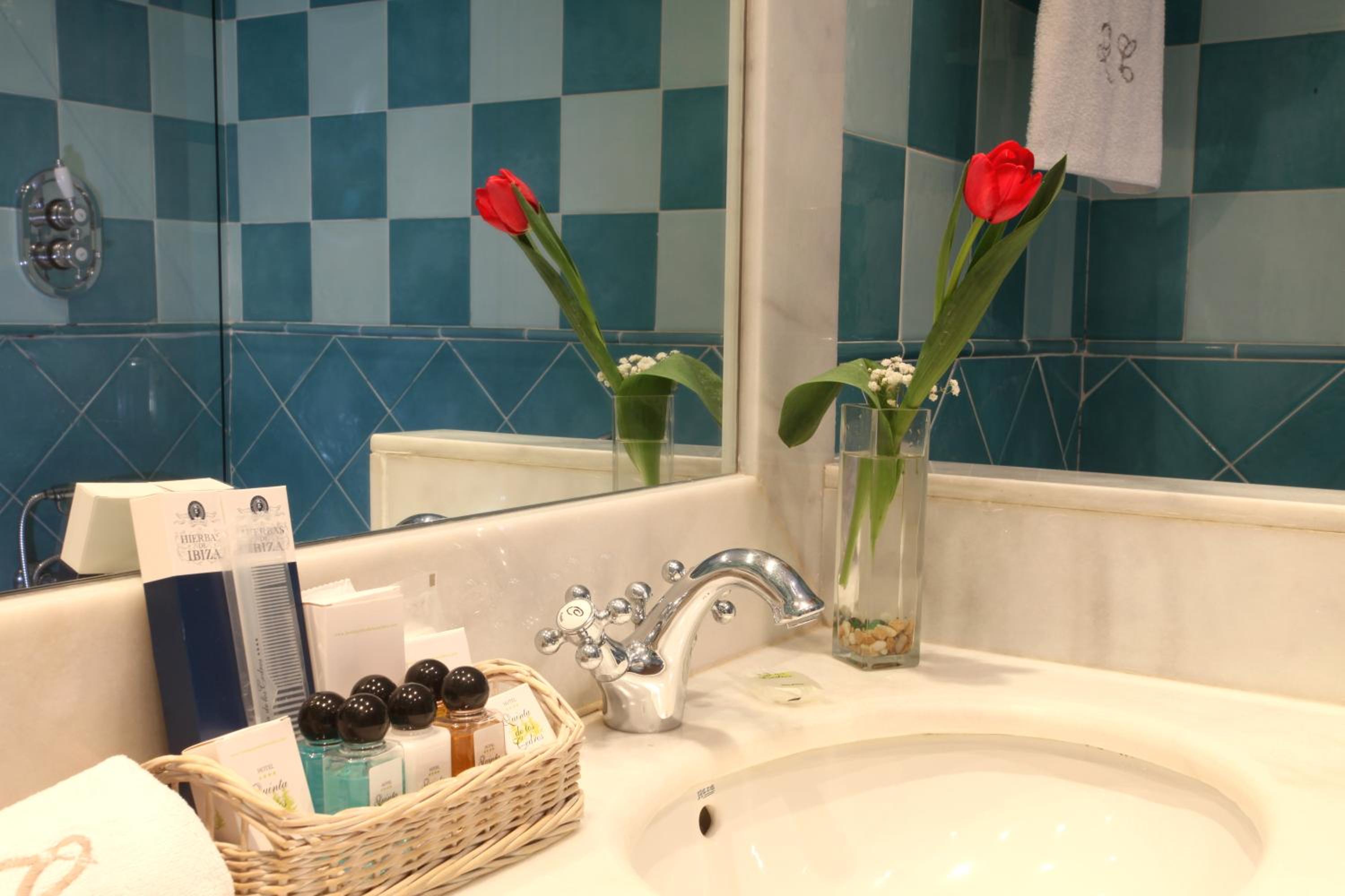 Suite - Photo 2