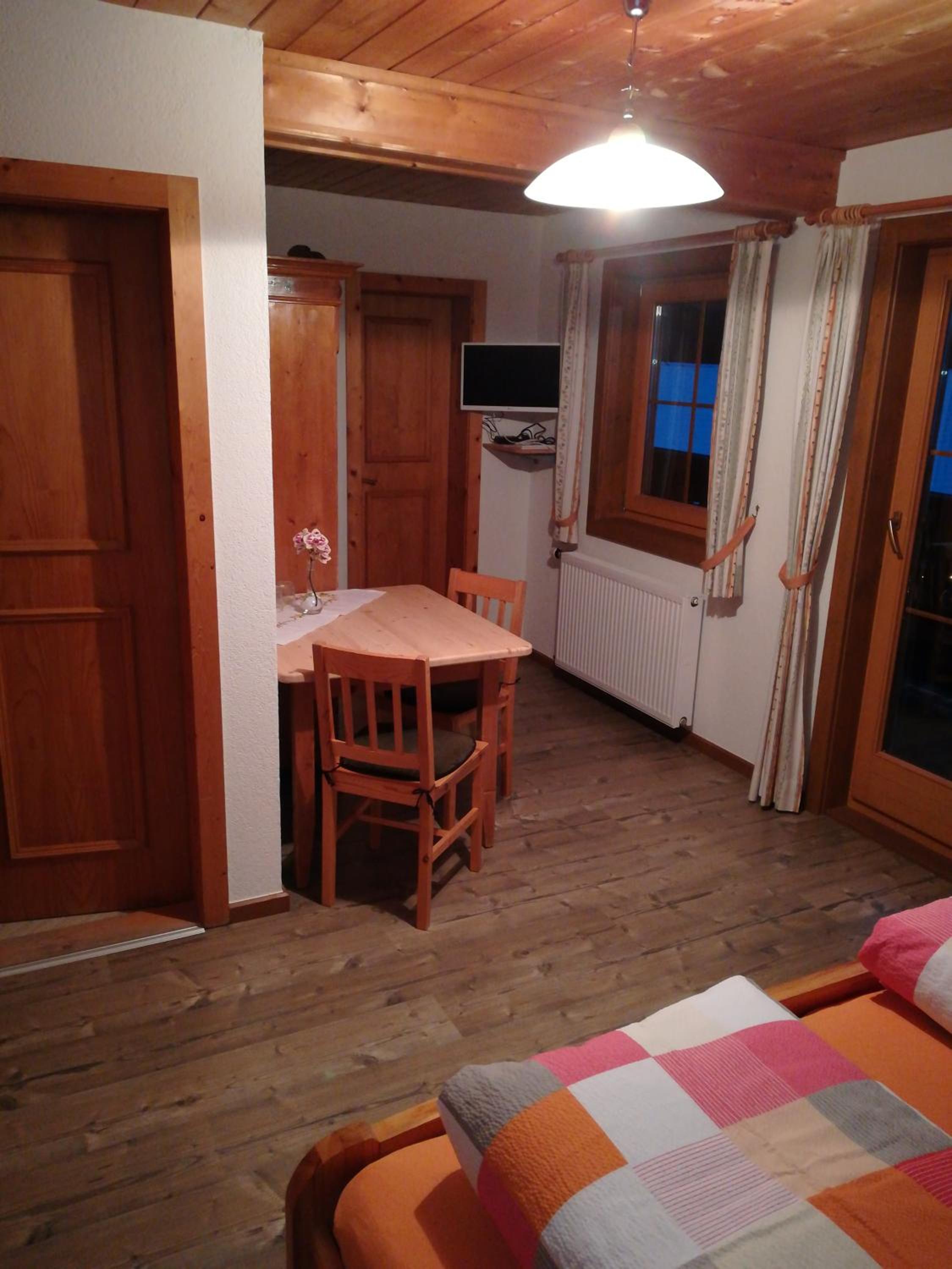 Family Room with Balcony photo 3