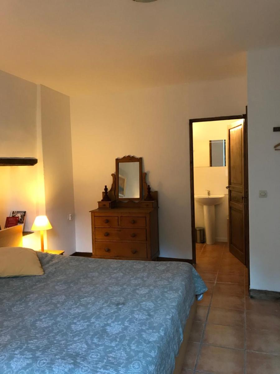Standard King Room - Photo 8