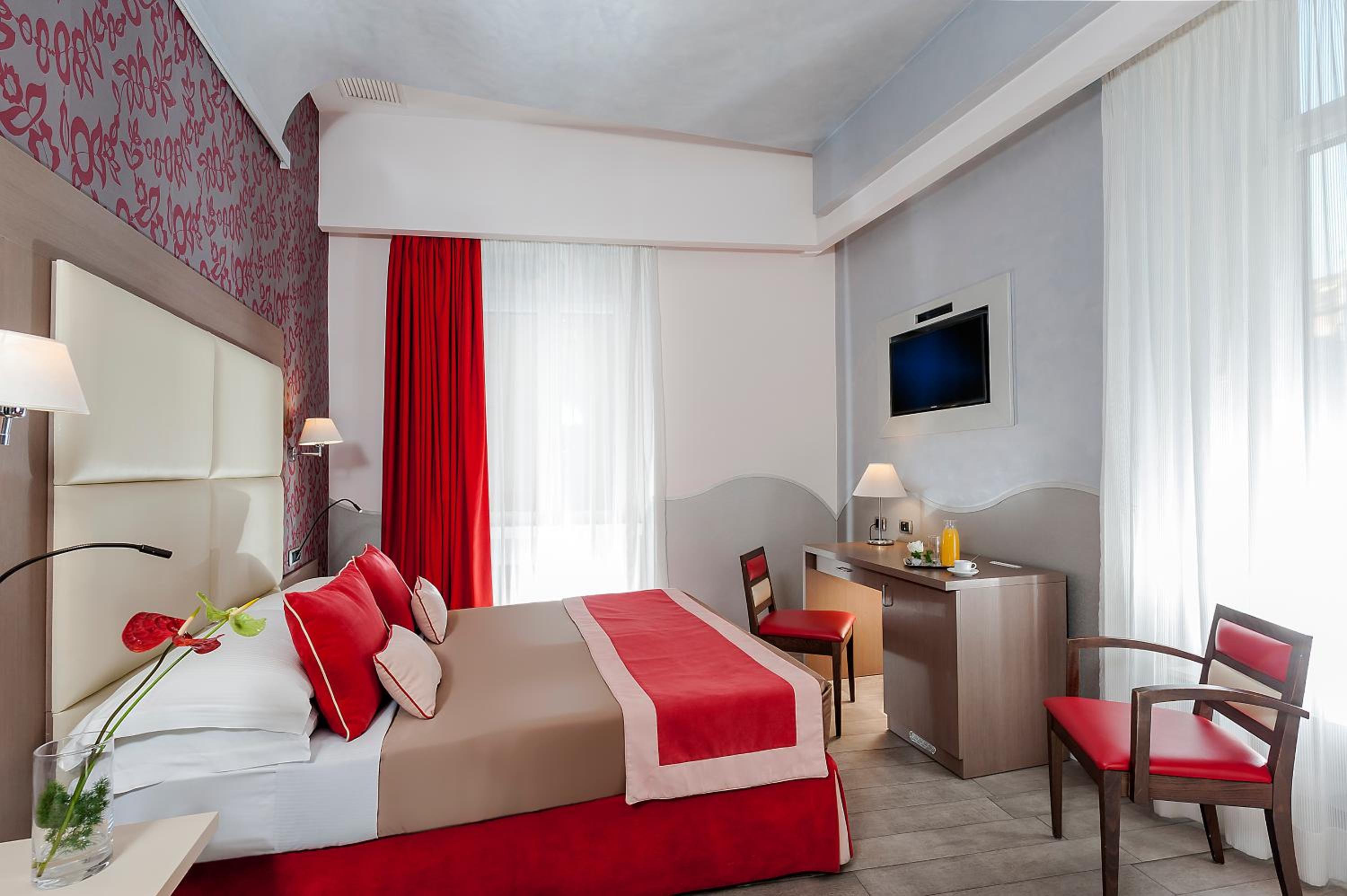 Double Room thumbnail 6
