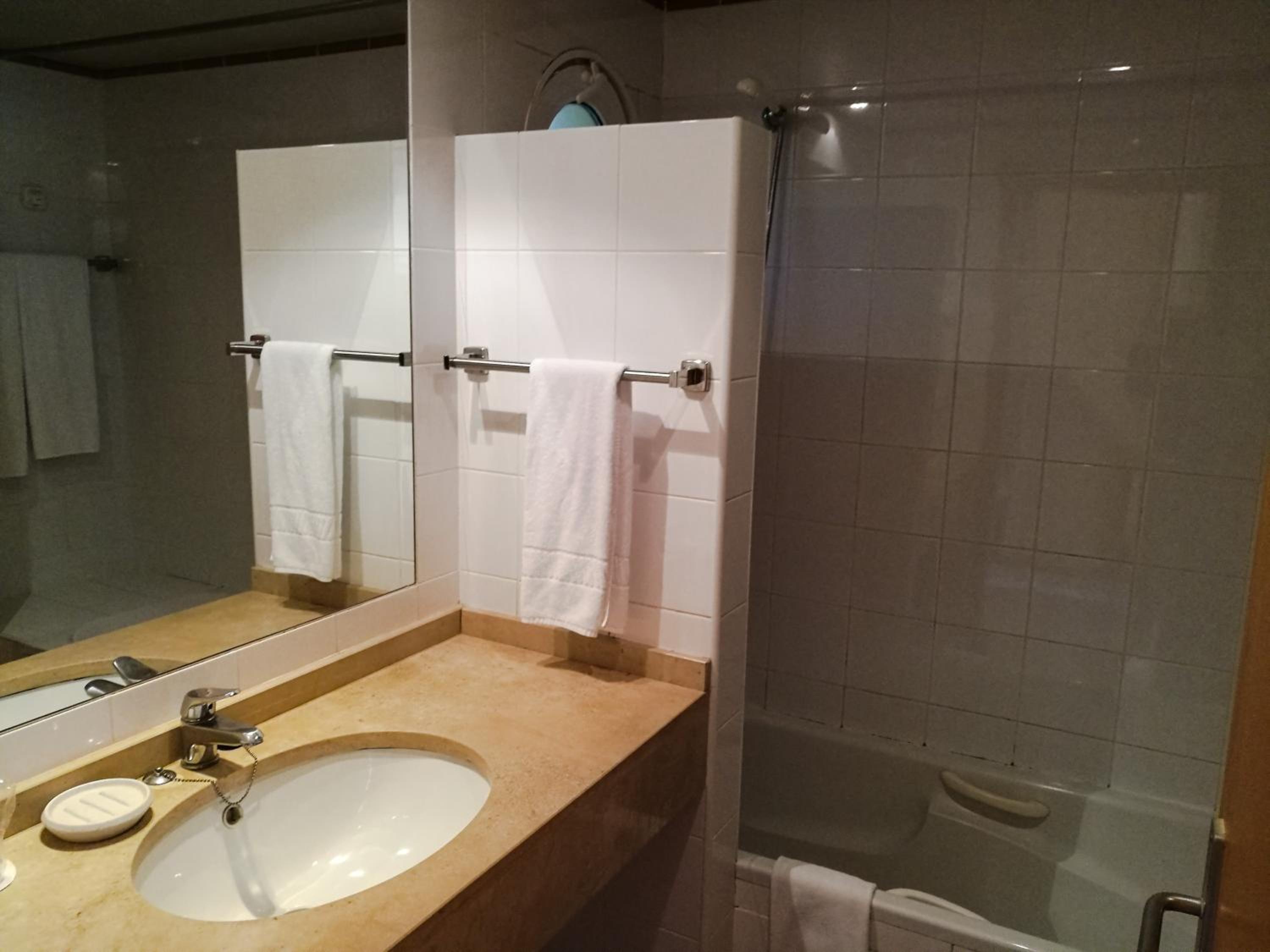 Double Room with Garden View - Photo 3