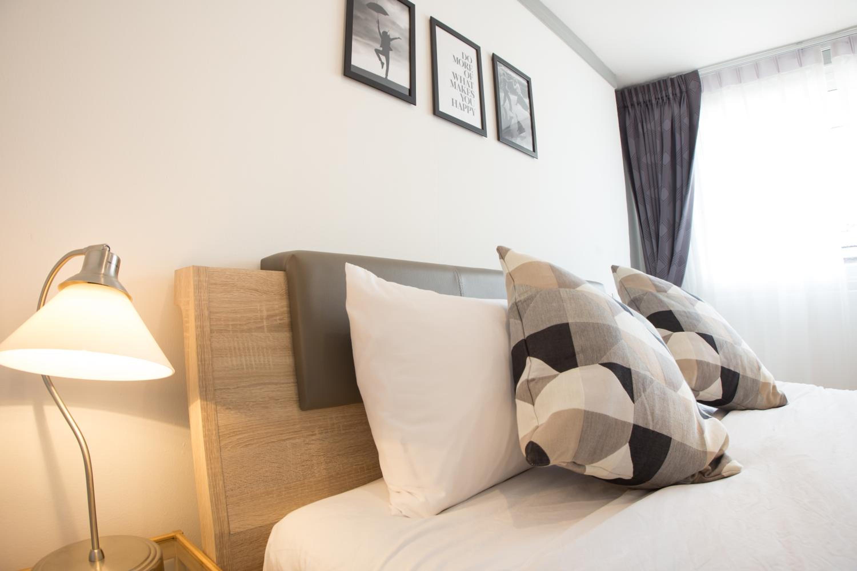 Deluxe Double Room With Balcony And Shared Bathroom photo 3