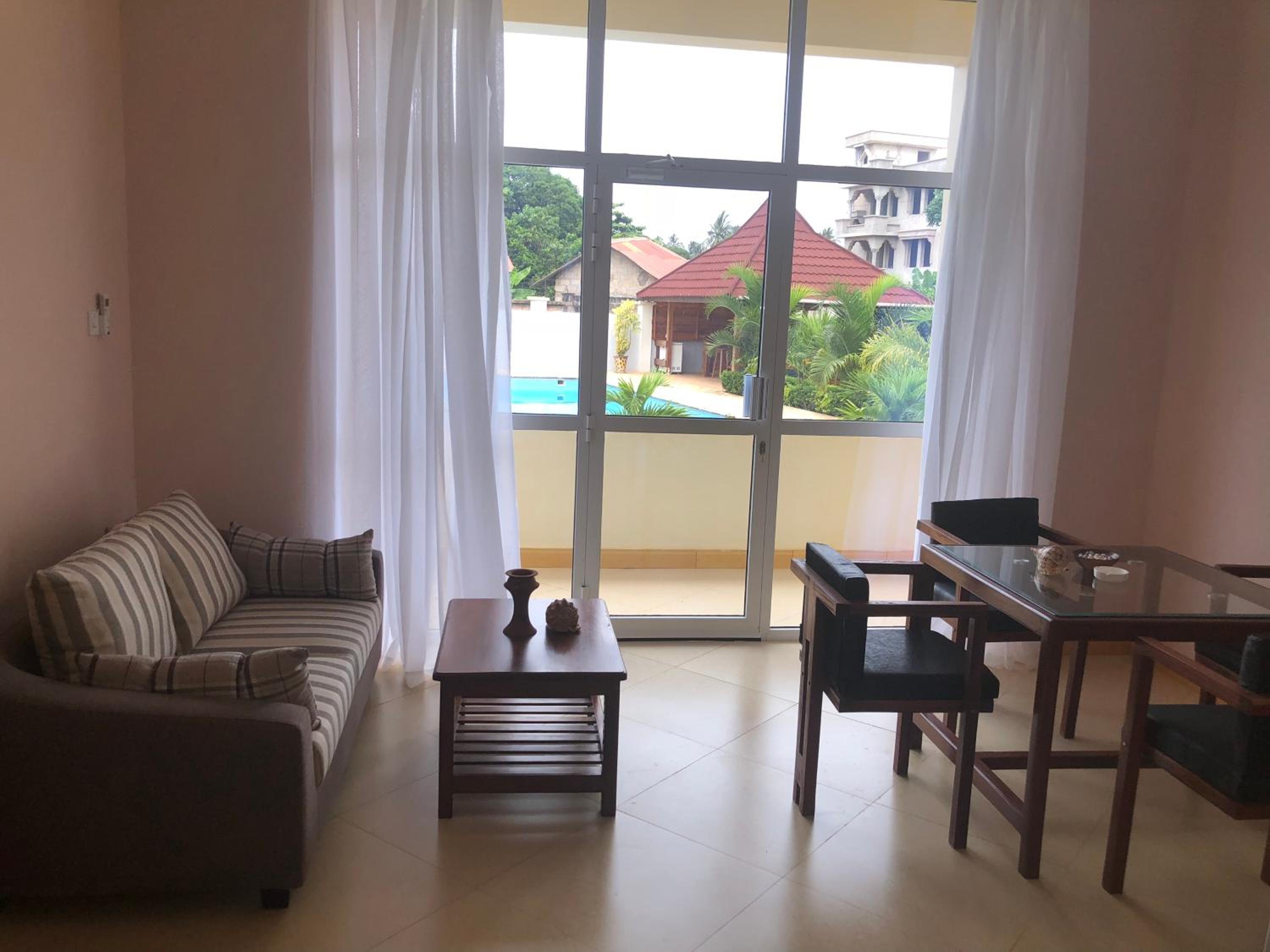 Apartment with Pool View