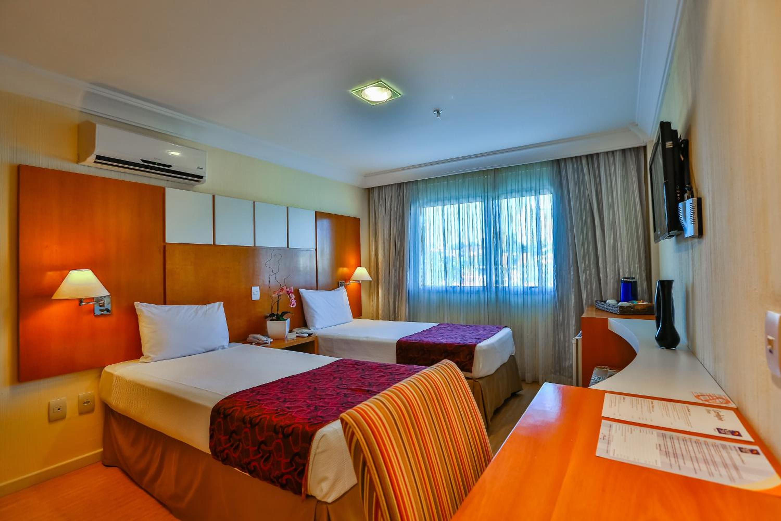 Standard Twin Room - Photo 12