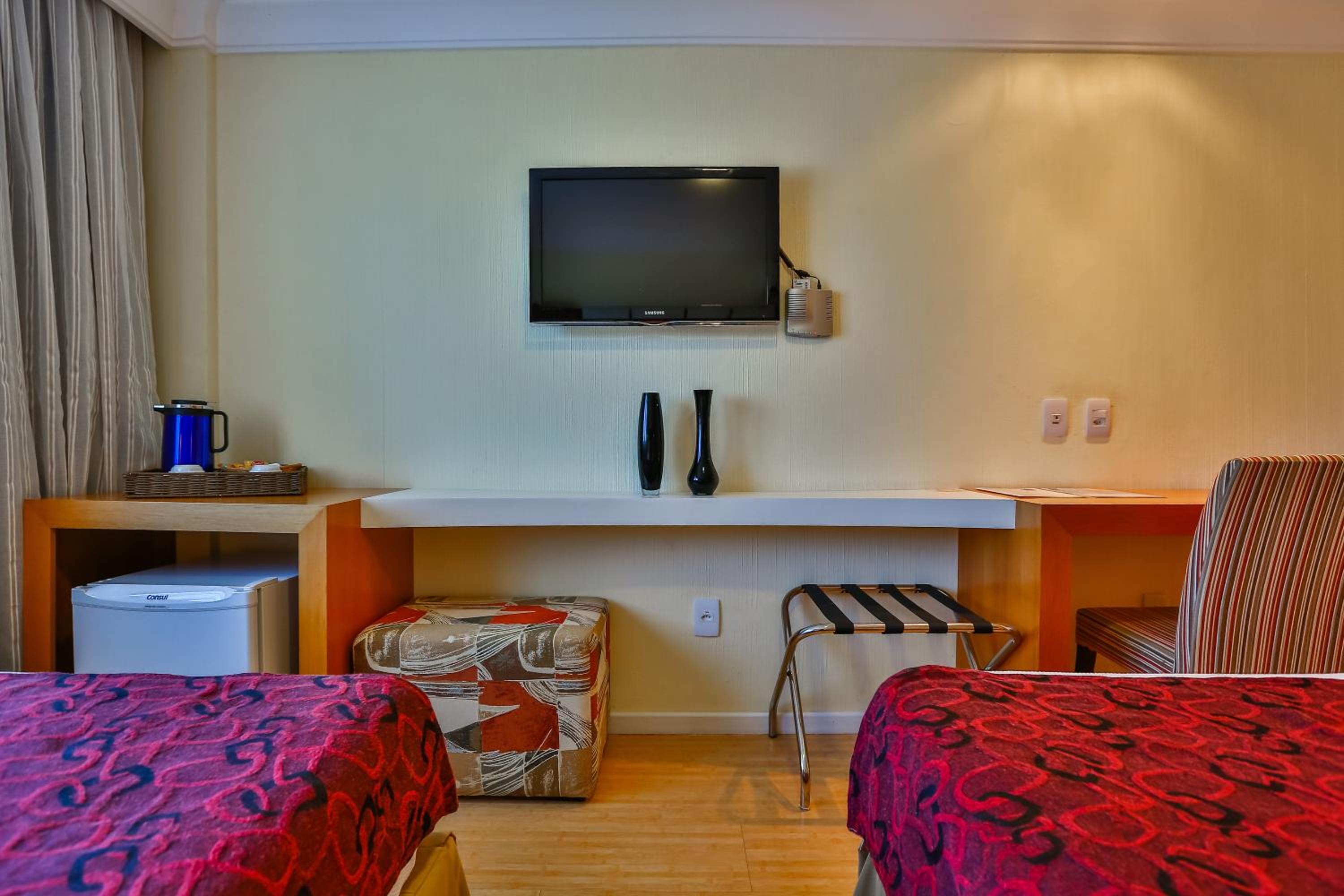 Standard Twin Room - Photo 9