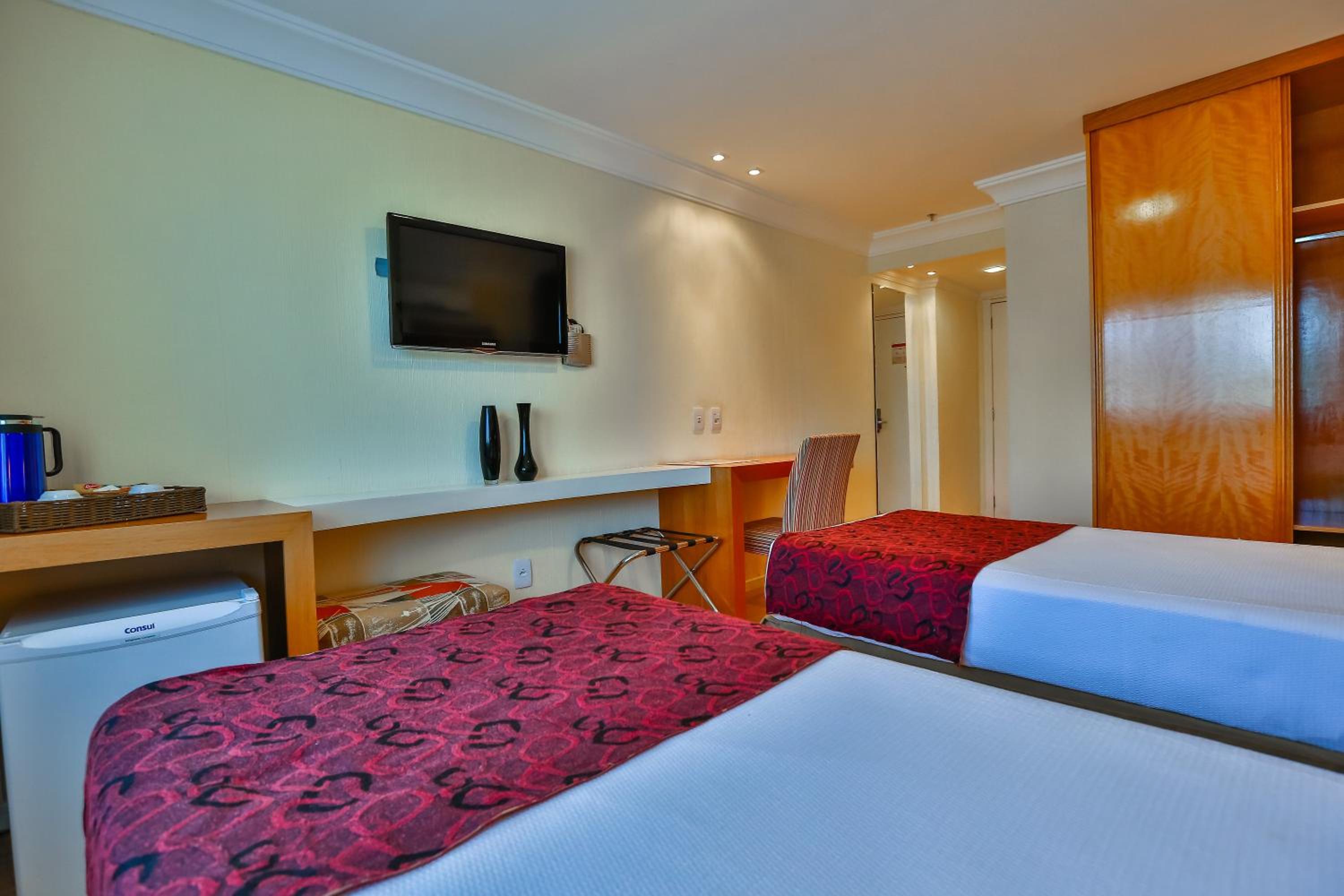 Standard Twin Room - Photo 8