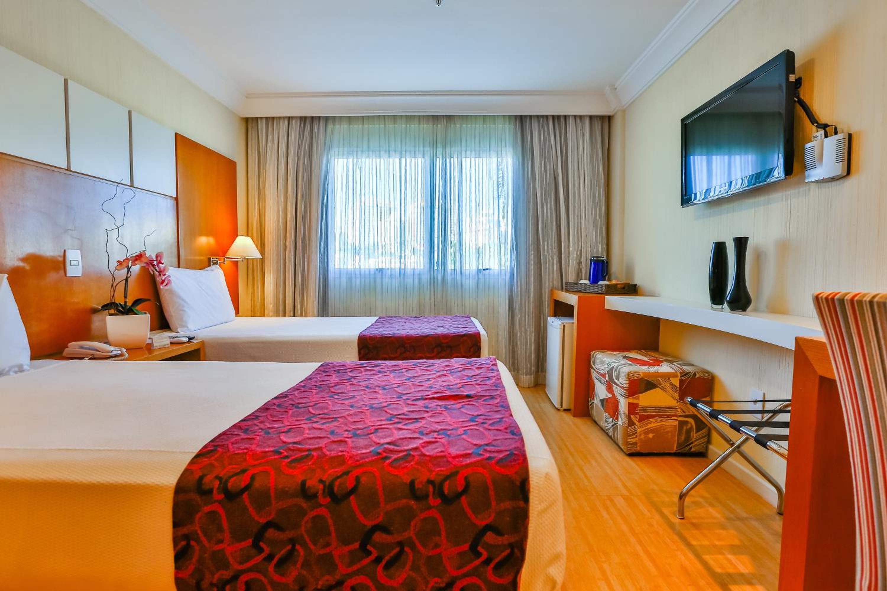 Standard Twin Room - Photo 7