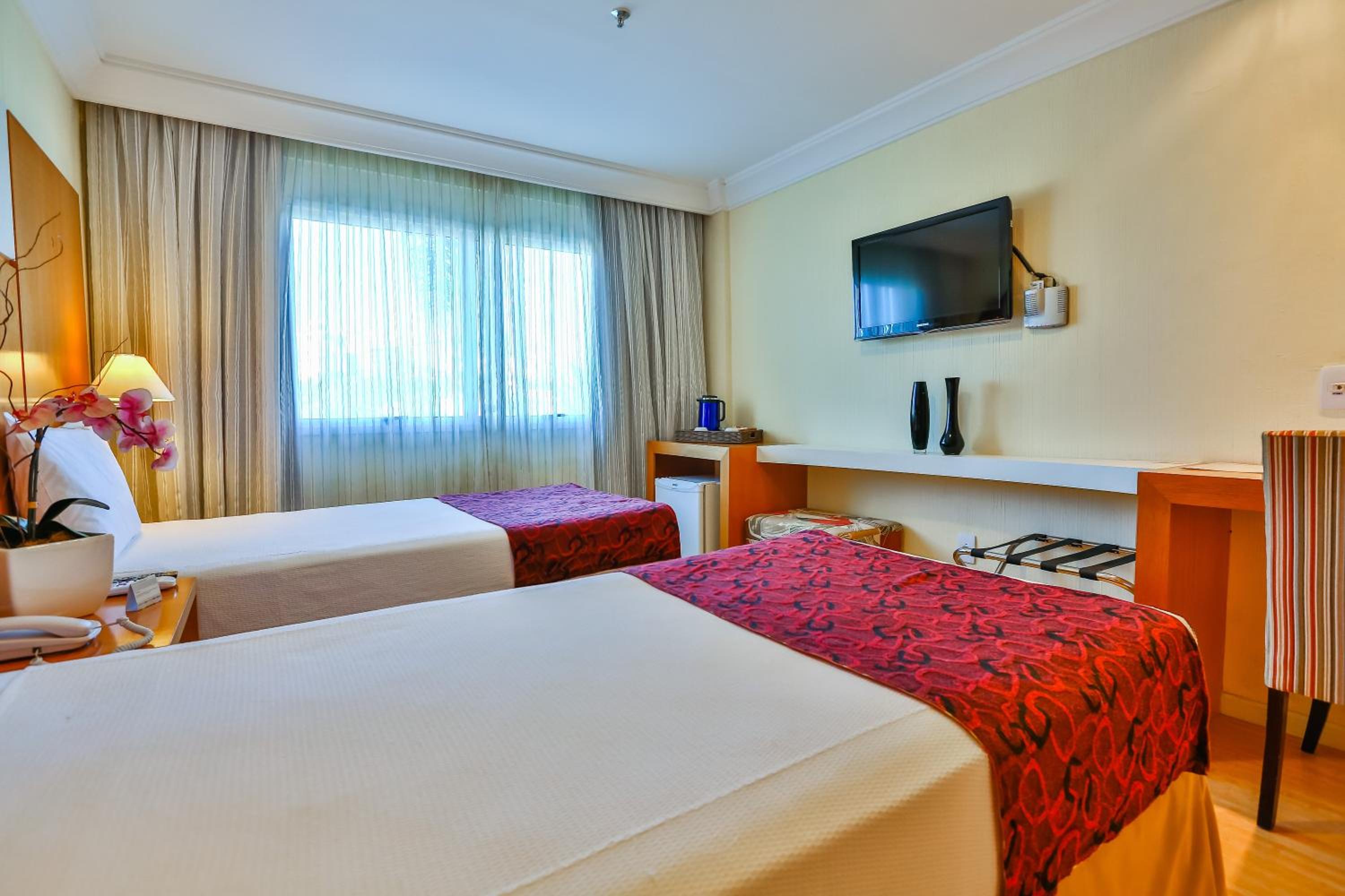 Standard Twin Room - Photo 5