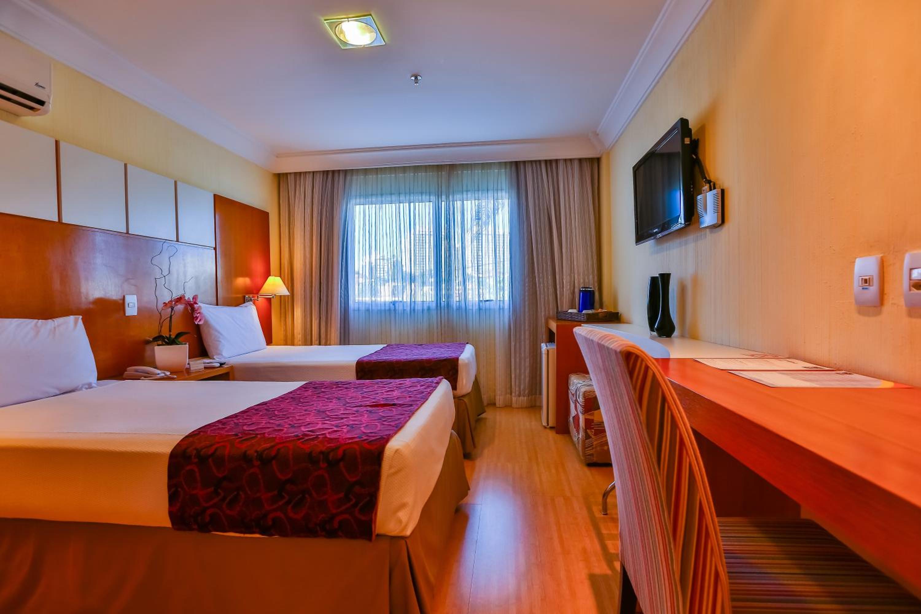 Standard Twin Room - Photo 2
