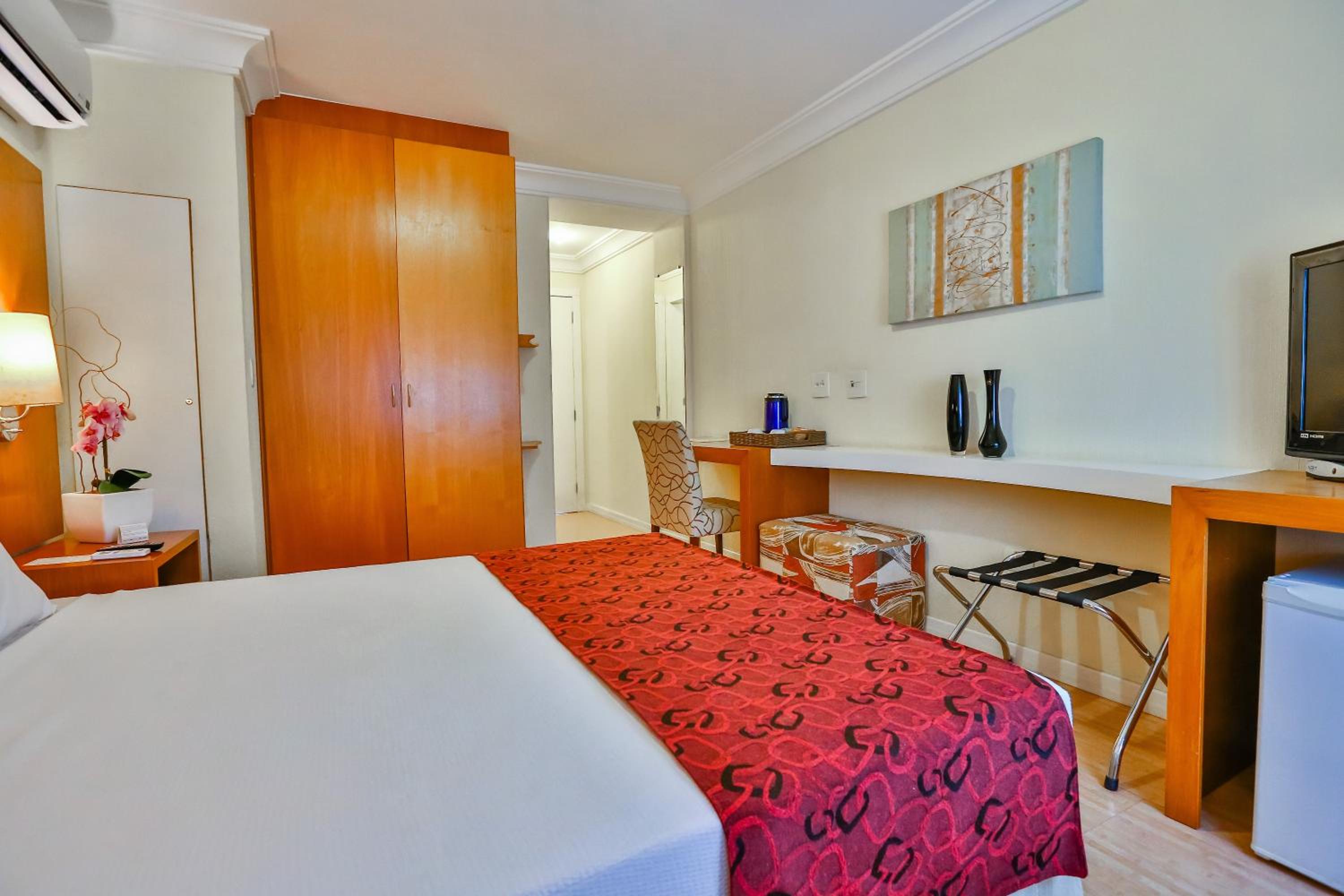 Standard Double Room - Photo 8