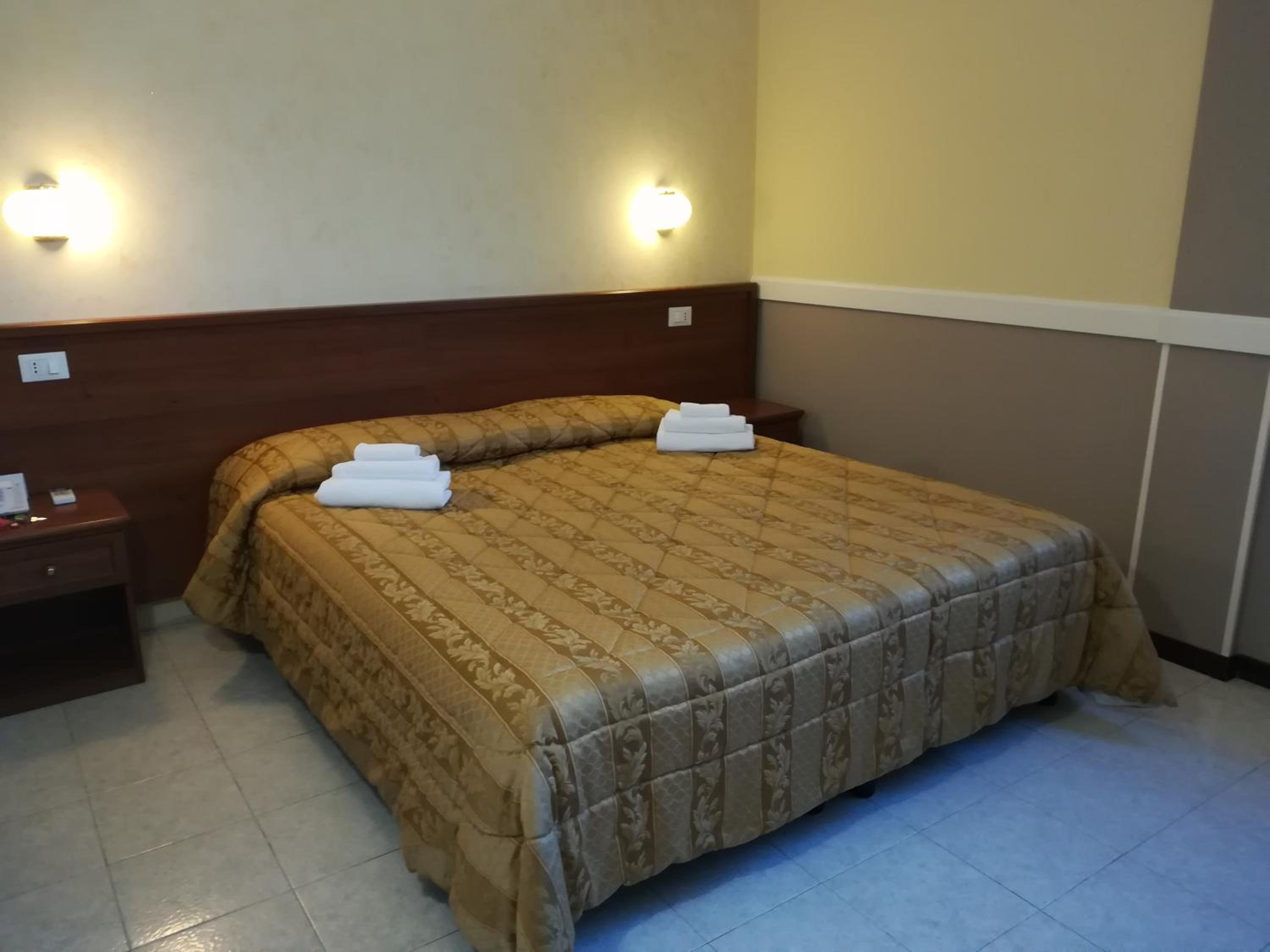Double Room - Photo 1