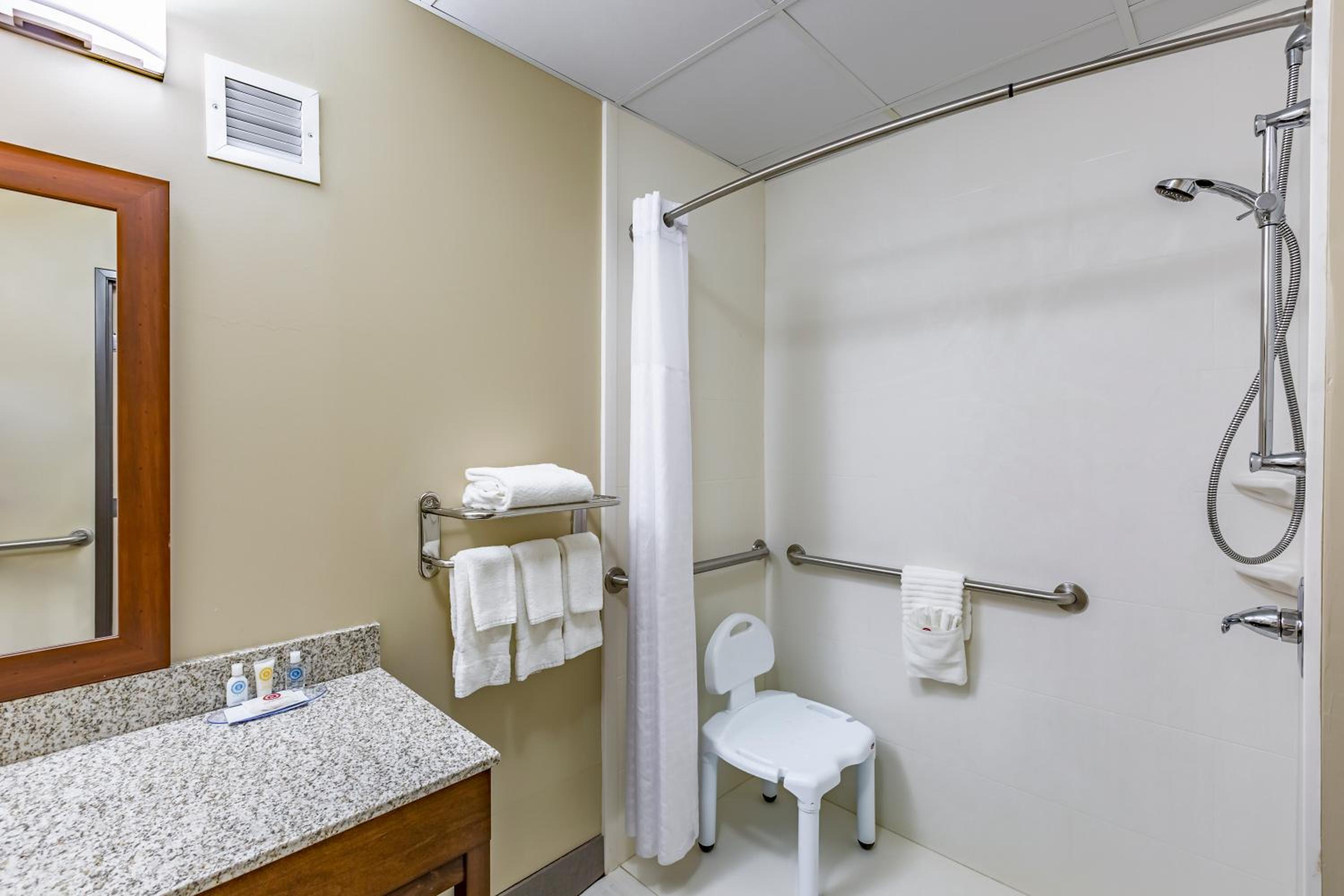 King Room - Disability Access/Non-Smoking photo 2