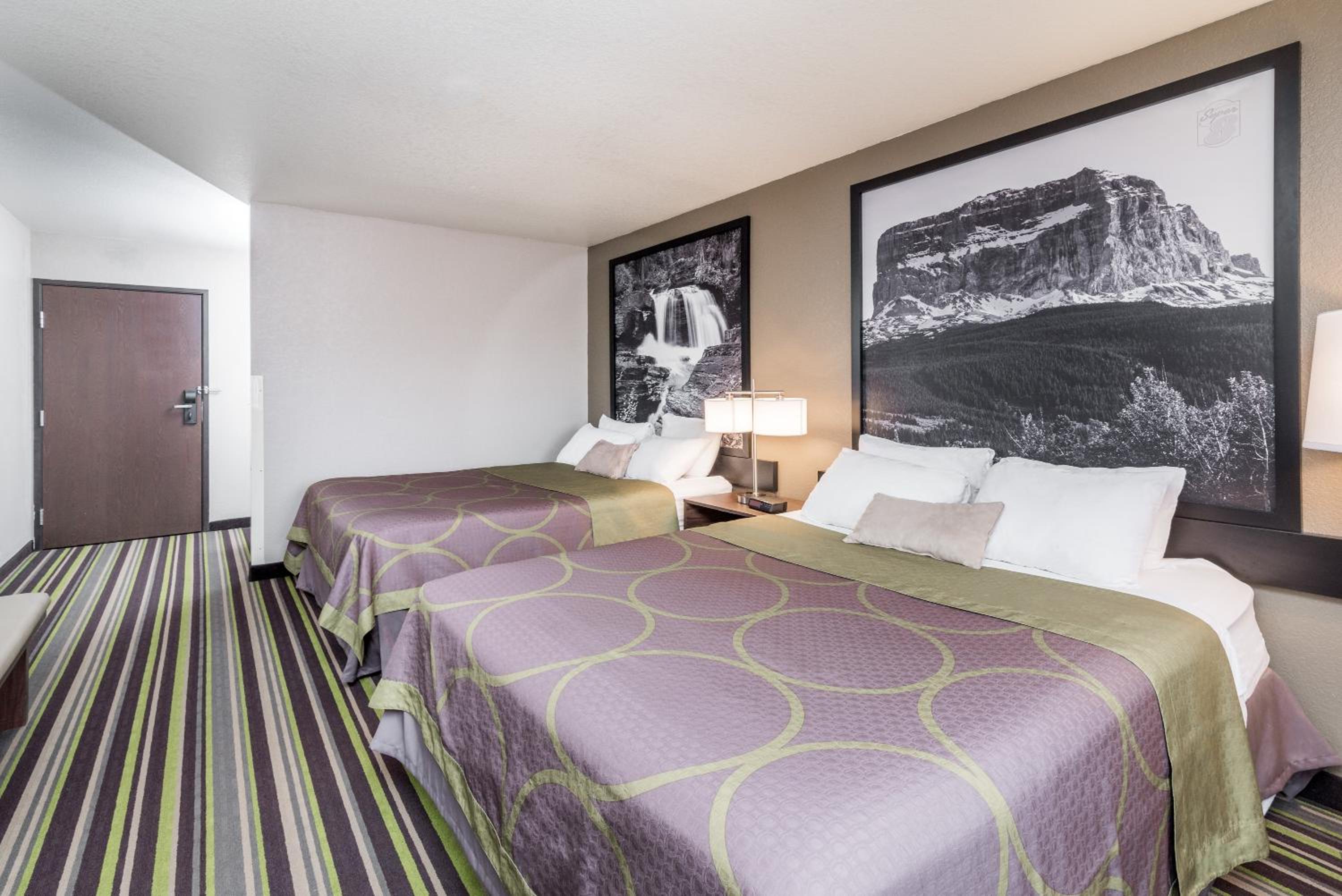 Queen Room with Two Queen Beds - Non-Smoking