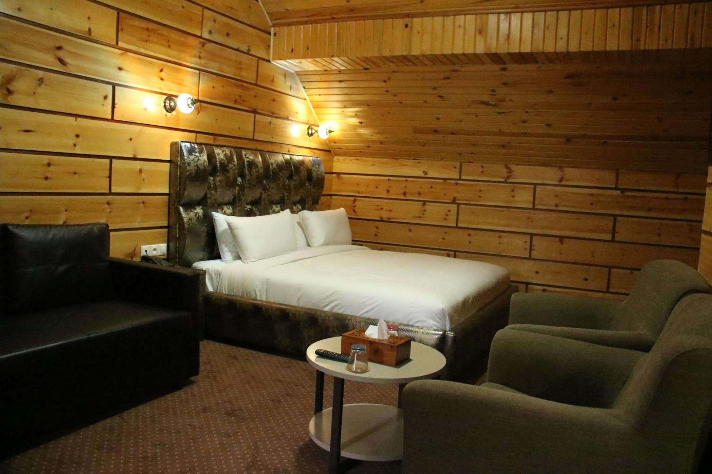 Standard Suite - Photo 5