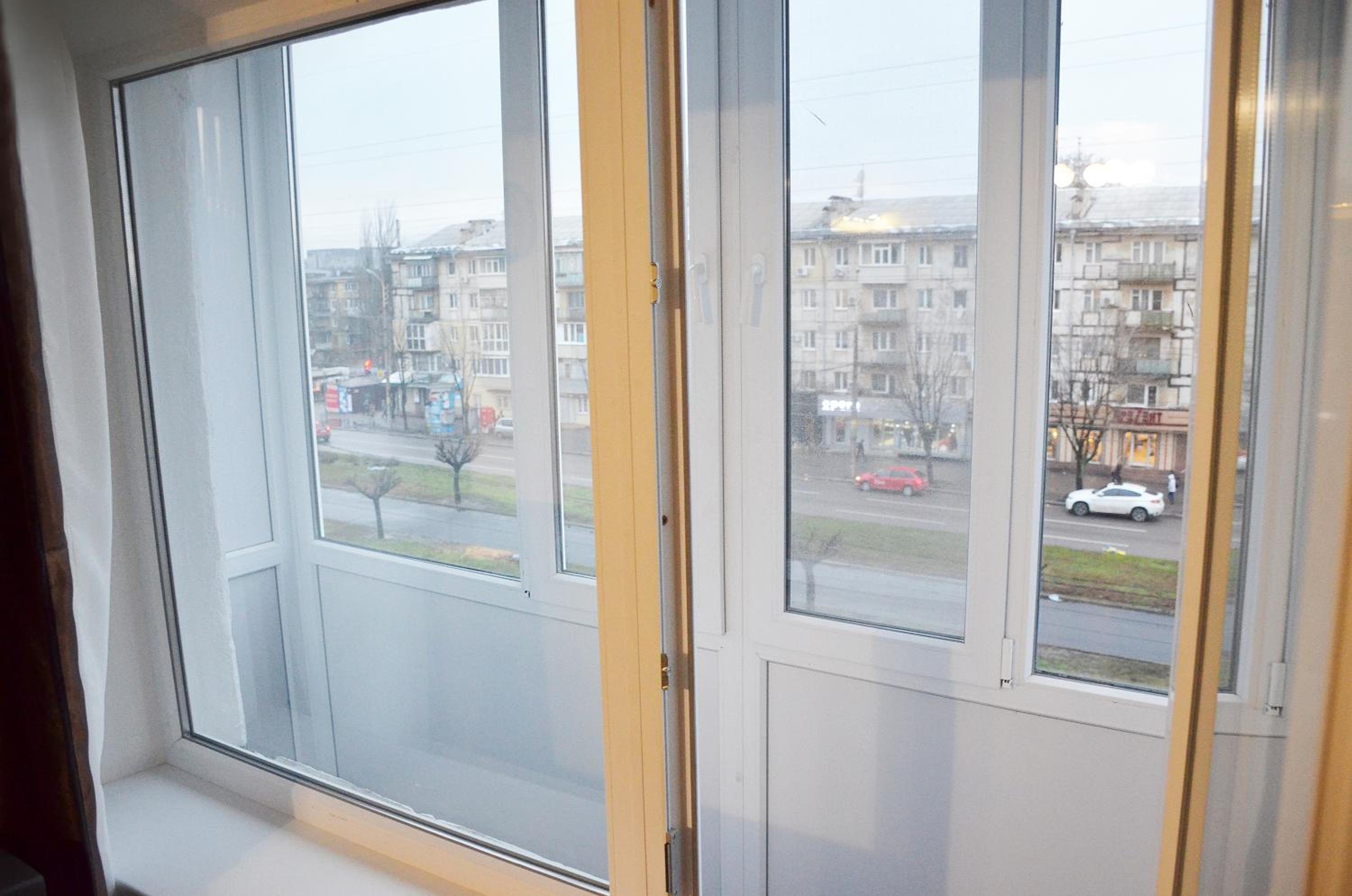 Apartment with Balcony photo 2