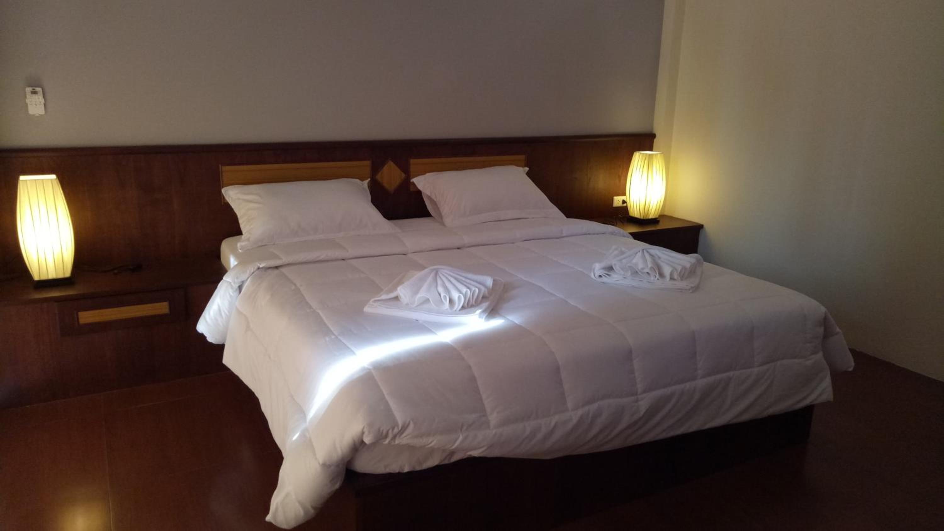 Queen Room with Garden View