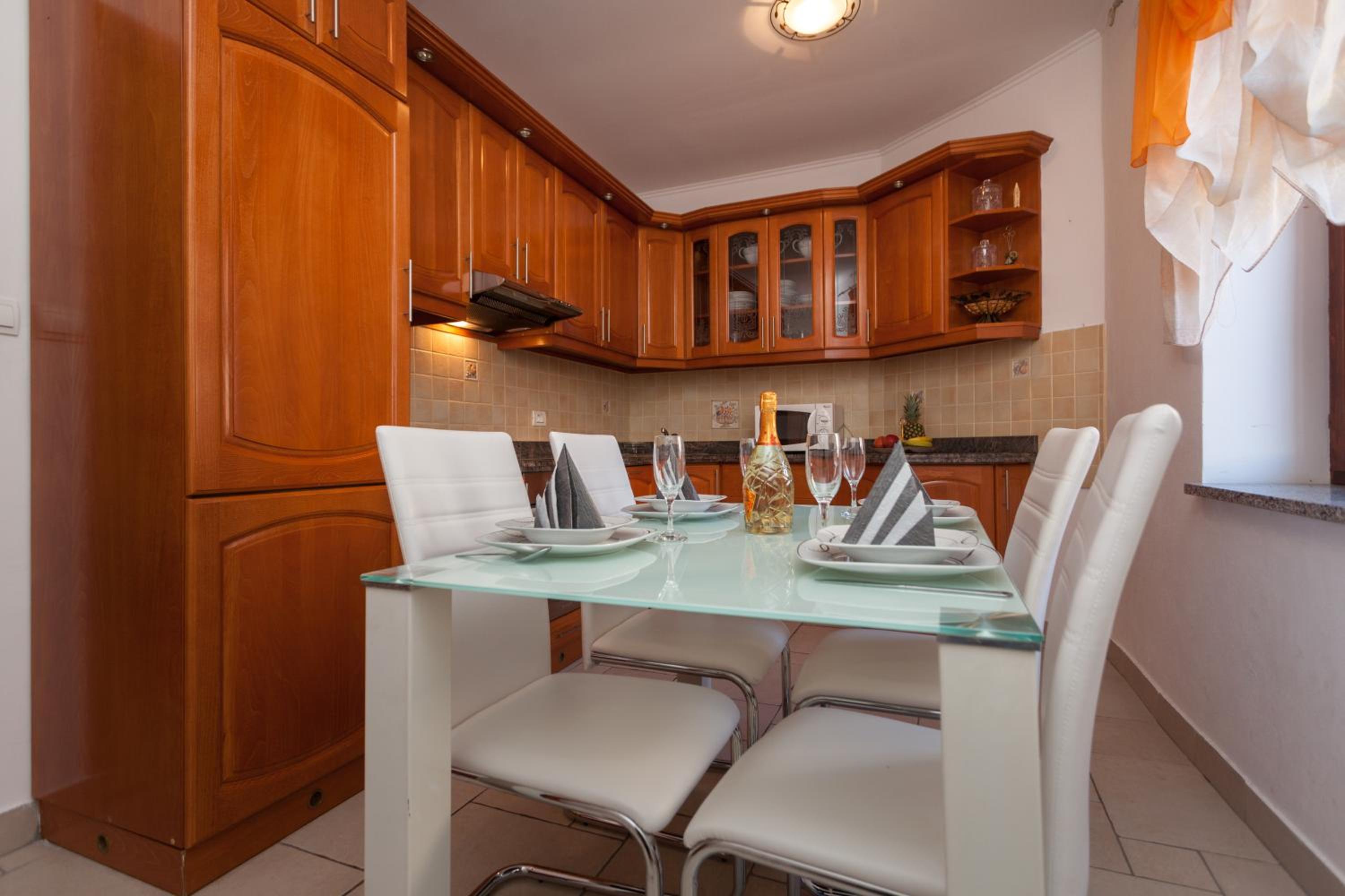 Apartment - Photo 4