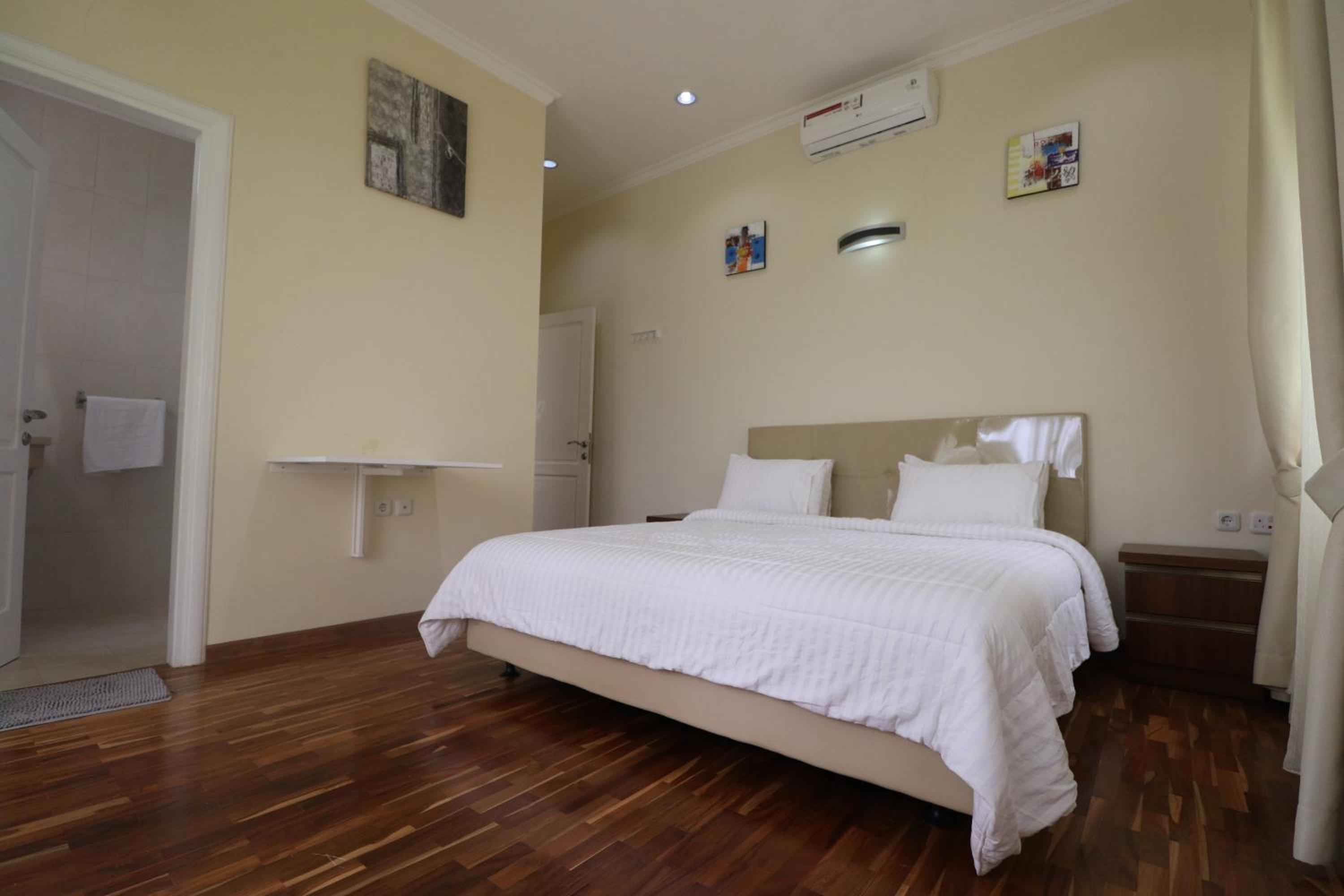 Villa photo 1