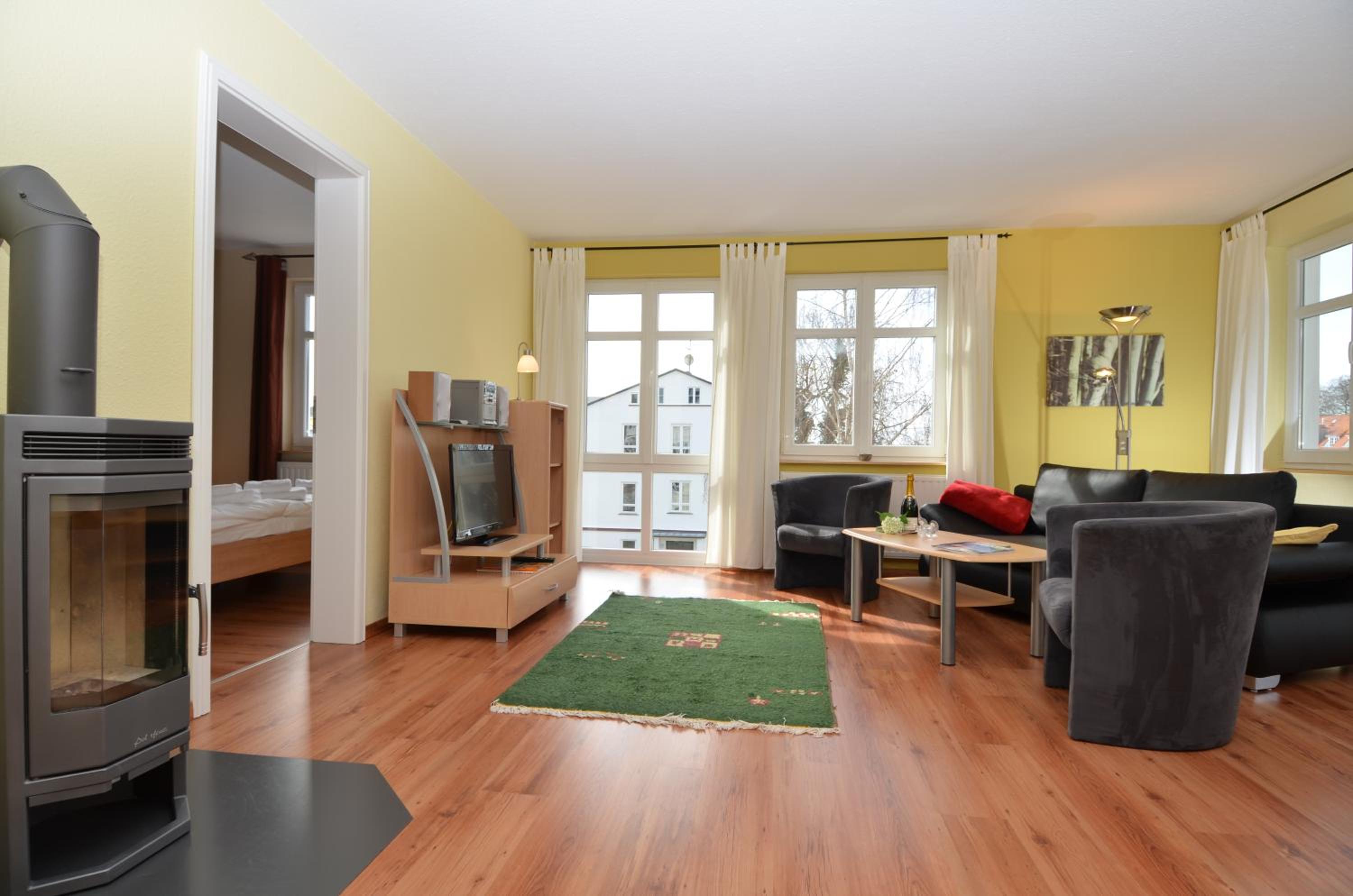 Apartment with Terrace photo 2