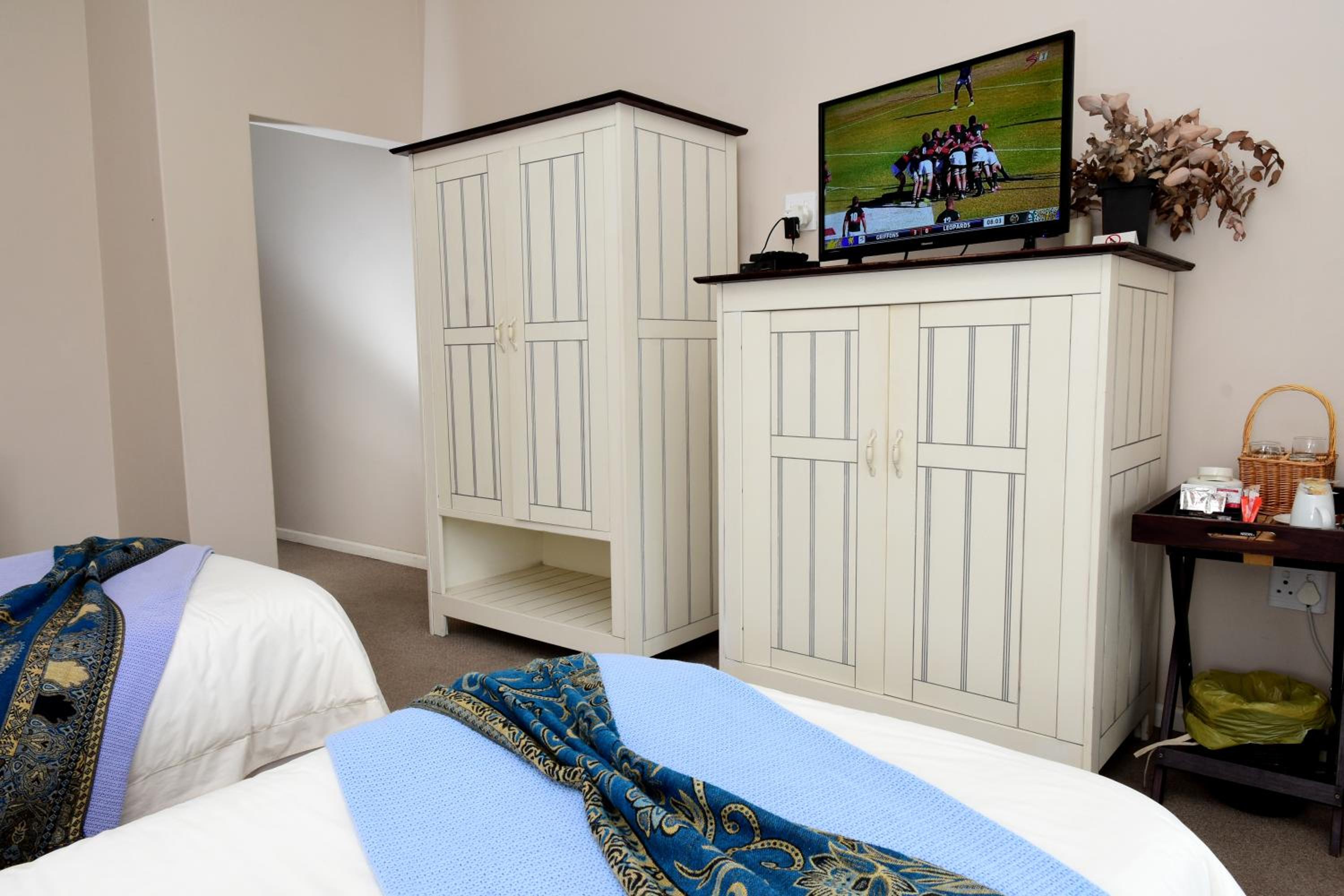 Twin Room - Photo 4