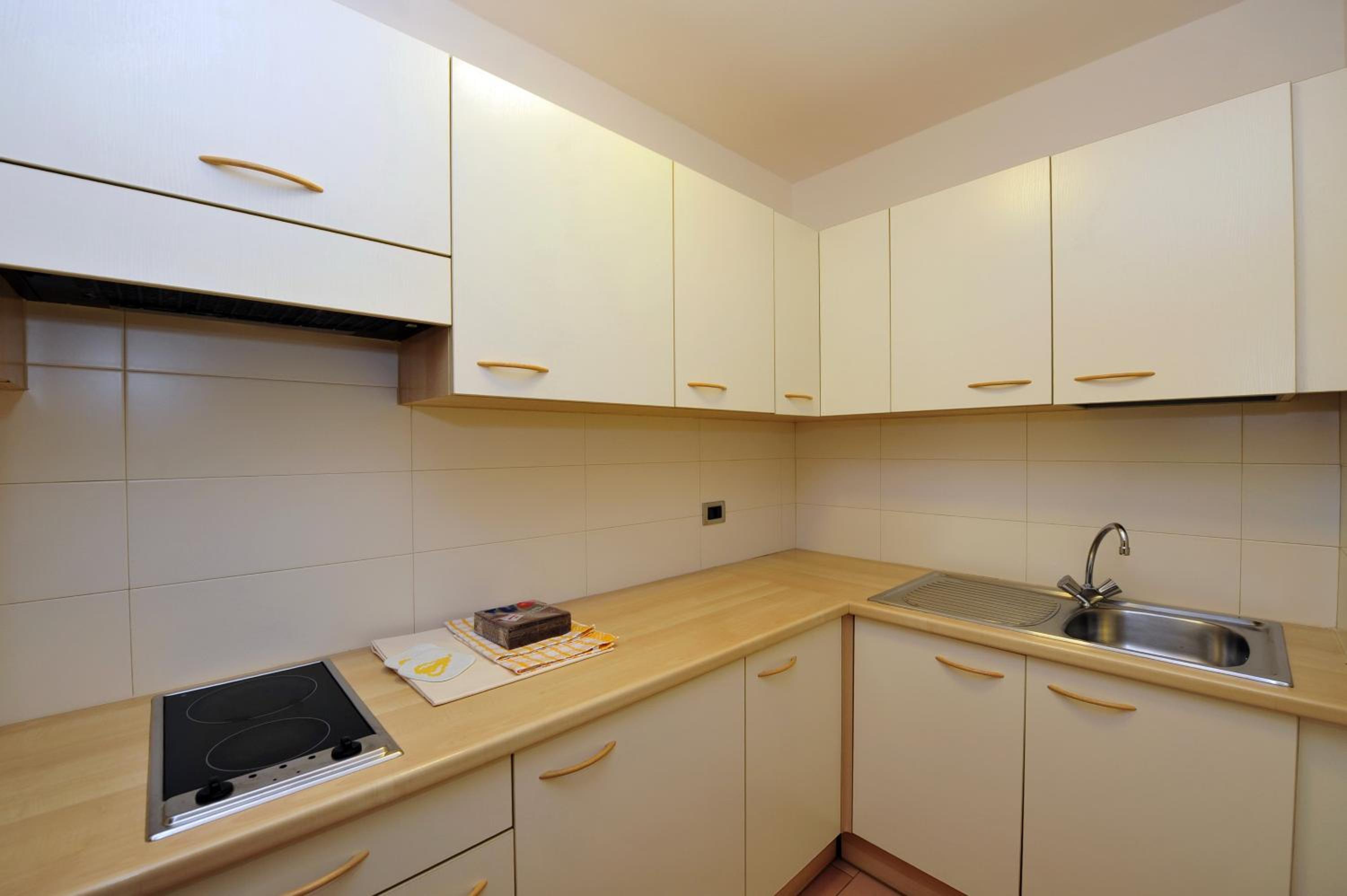 One-Bedroom Apartment with Balcony photo 2