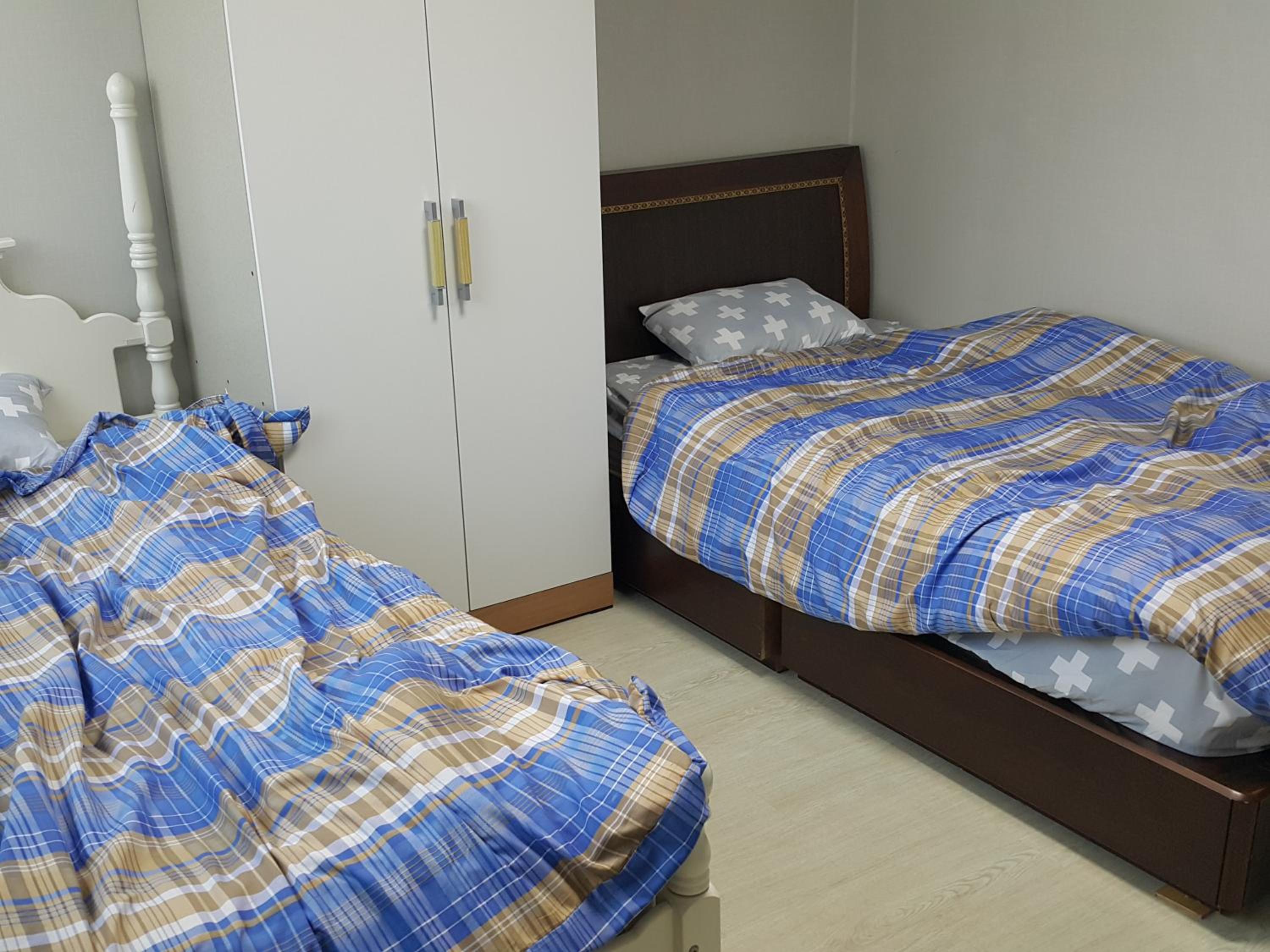 Economy Twin Room - Photo 3