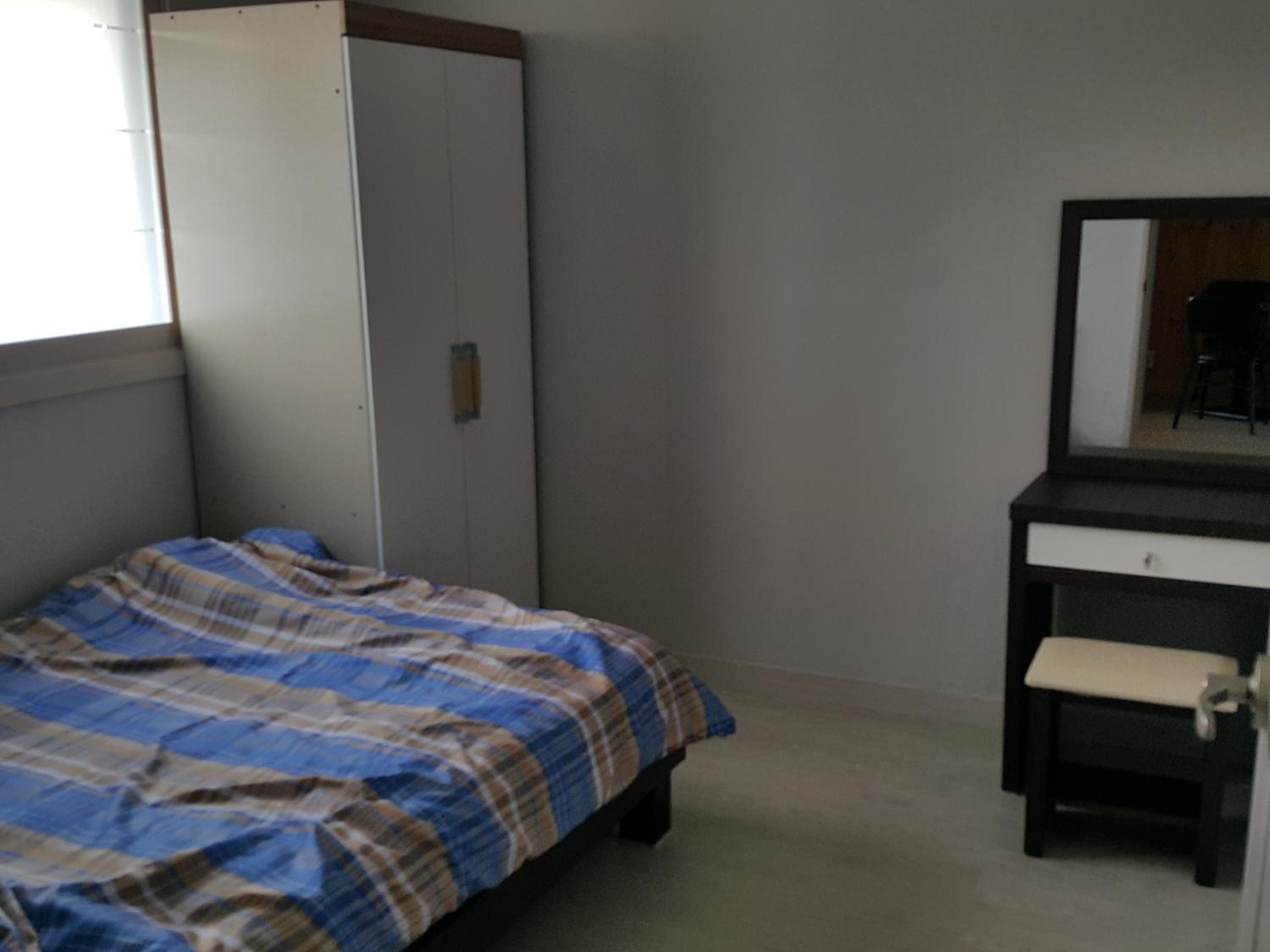Small Single Room photo 3