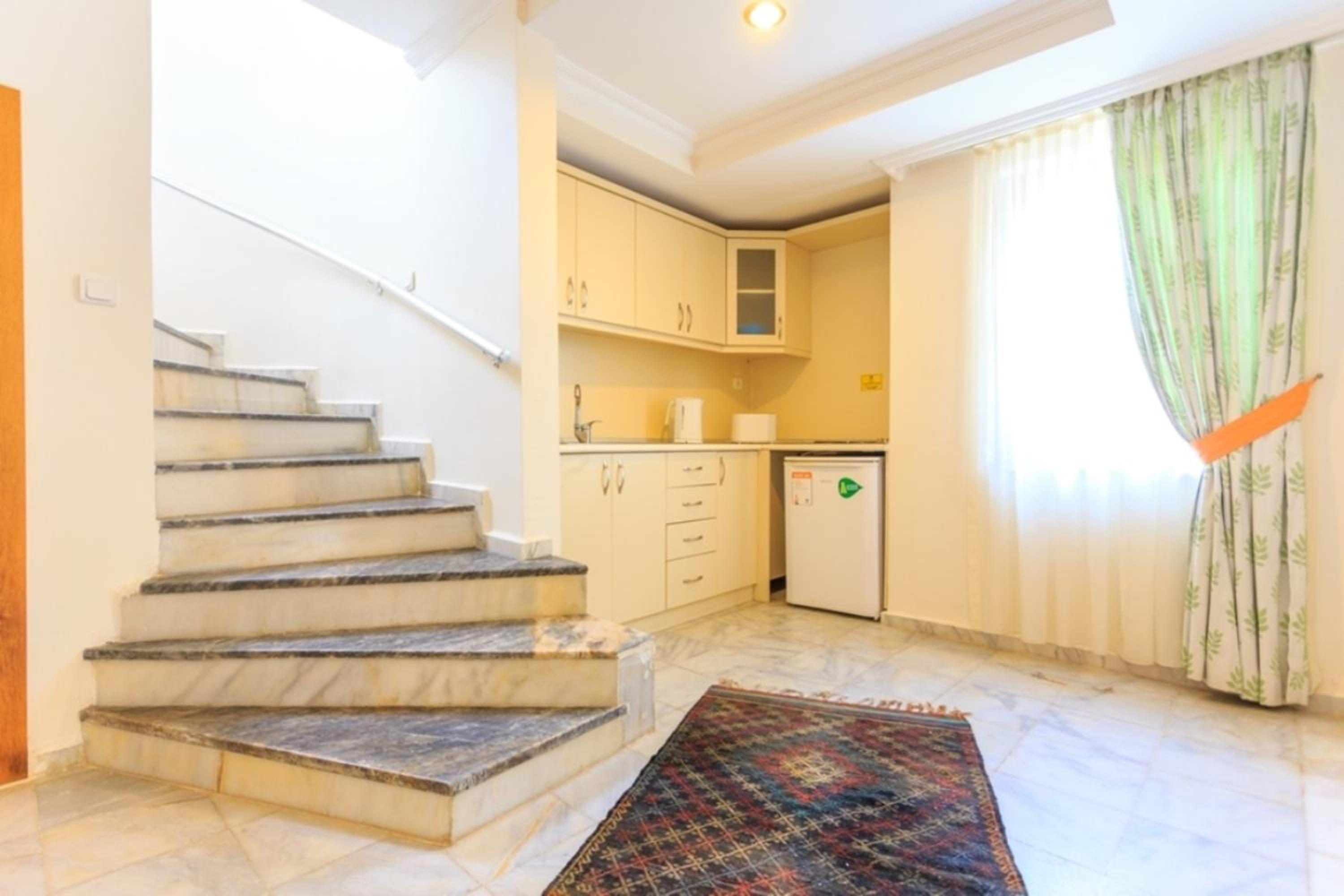 Three-Bedroom Villa - Photo 2