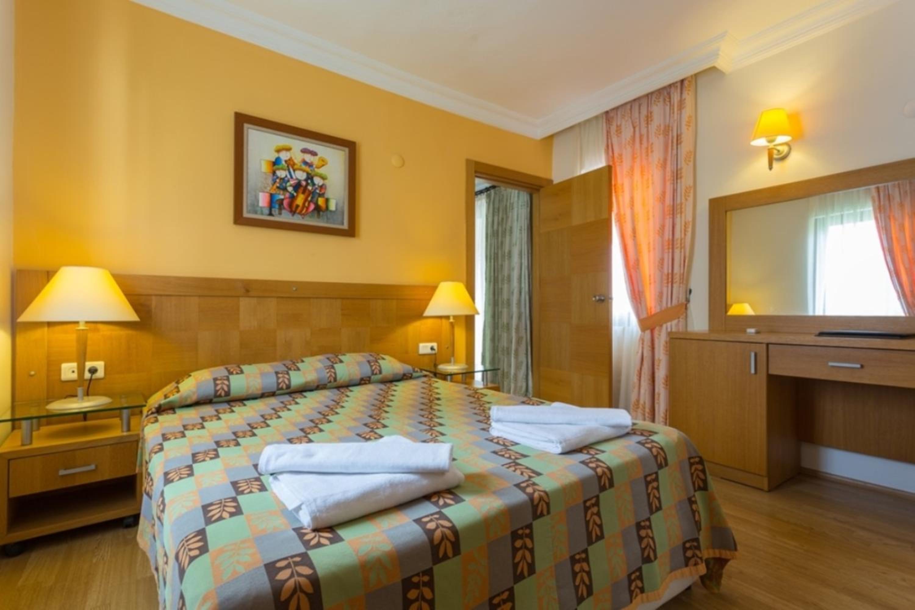 Three-Bedroom Villa - Photo 1