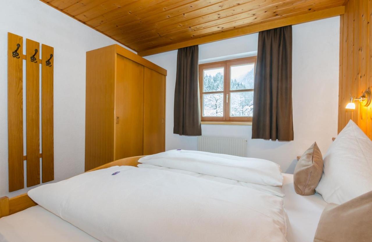 Three-Bedroom Apartment with Terrace photo 3