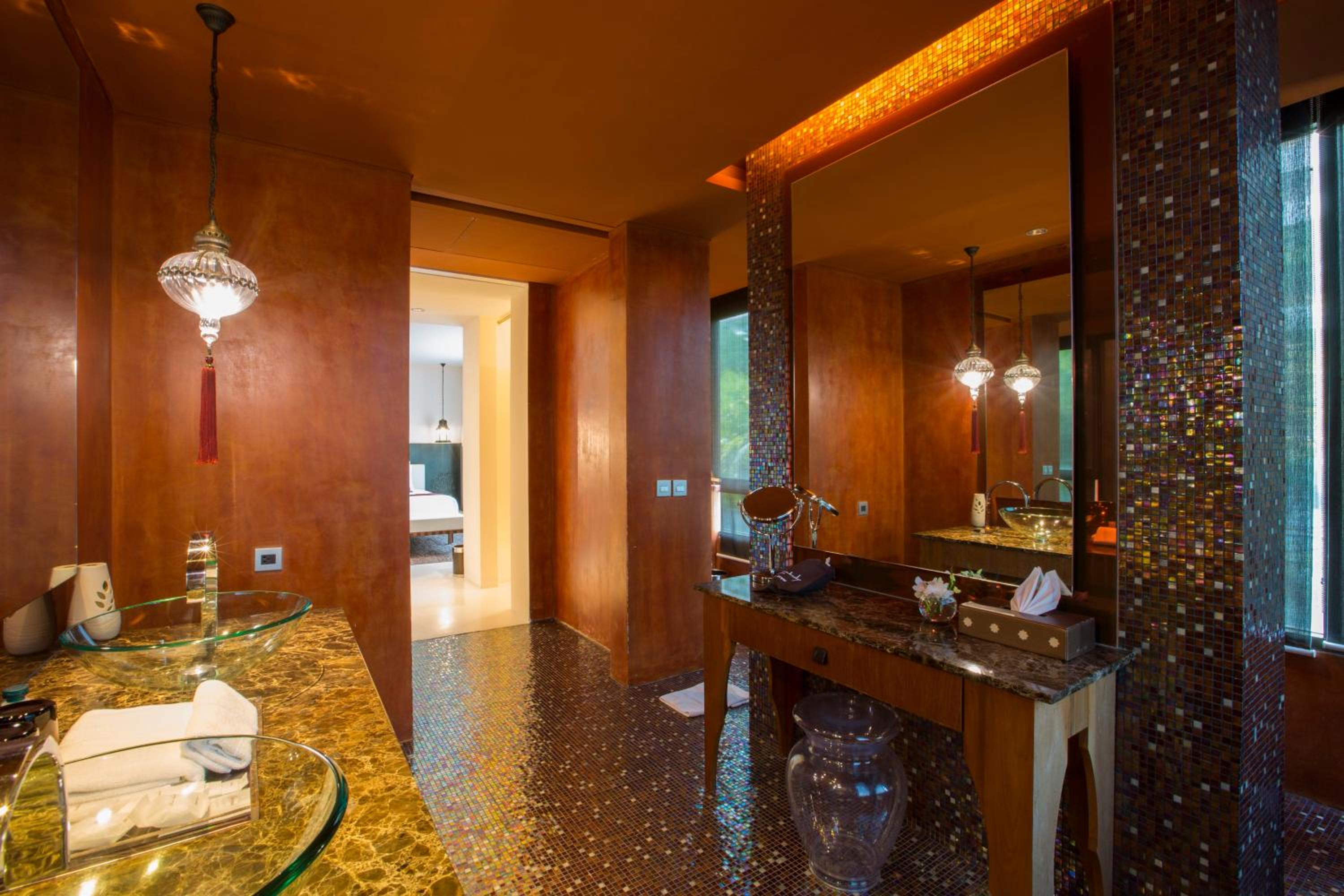 Oceanfront Suite In-Bedroom Jacuzzi - Photo 10