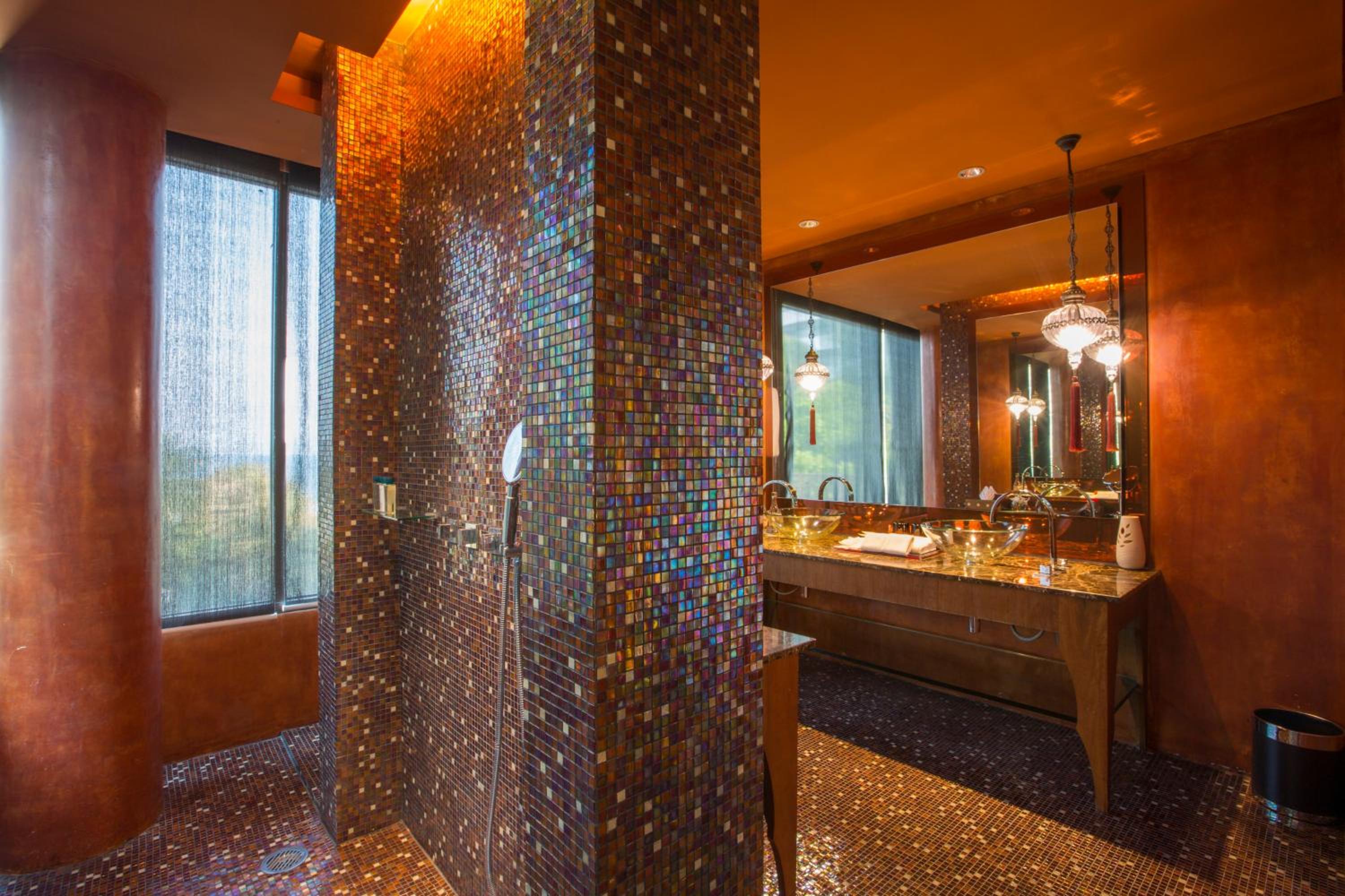 Oceanfront Suite In-Bedroom Jacuzzi - Photo 9