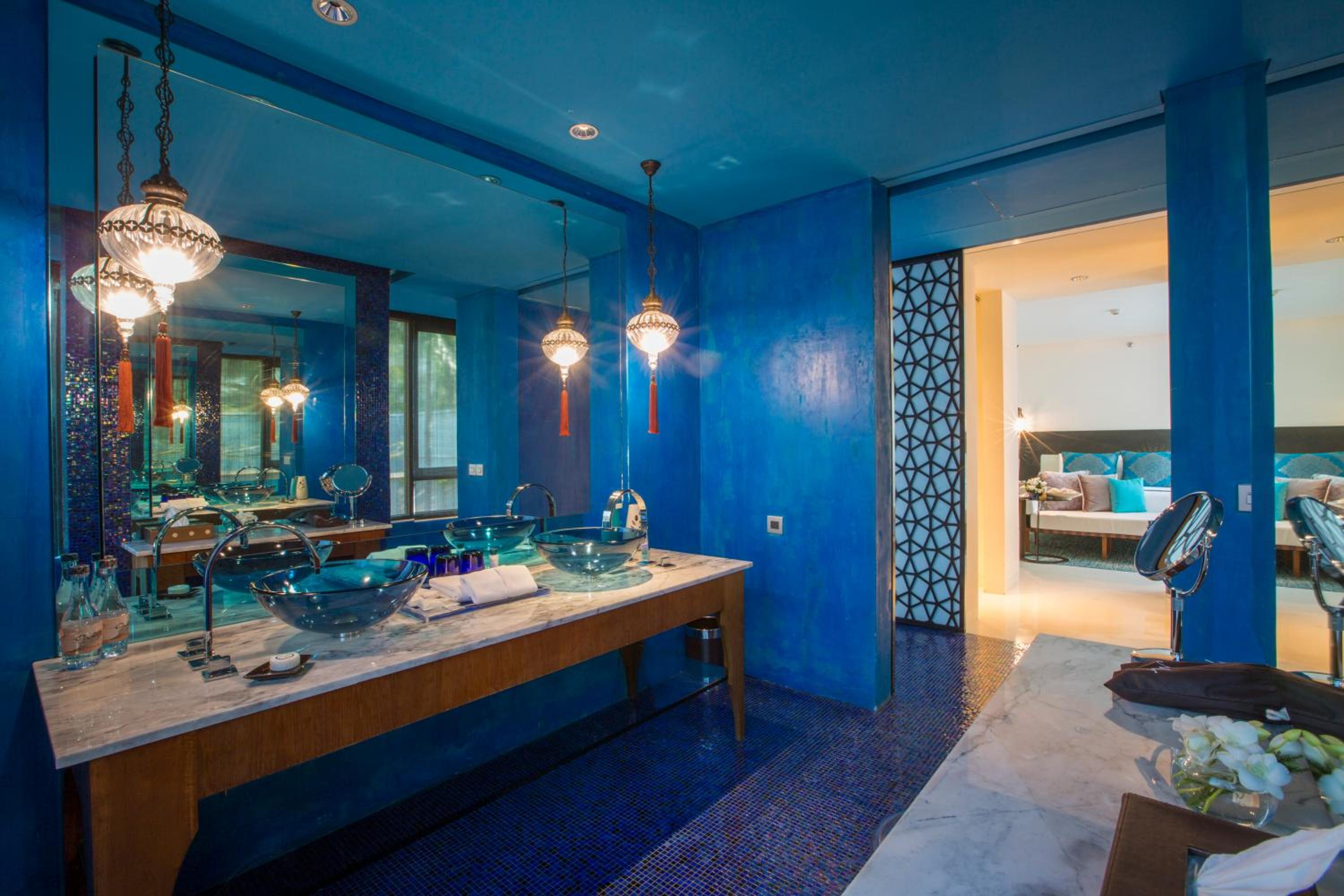 Oceanfront Suite Balcony Jacuzzi - Photo 2