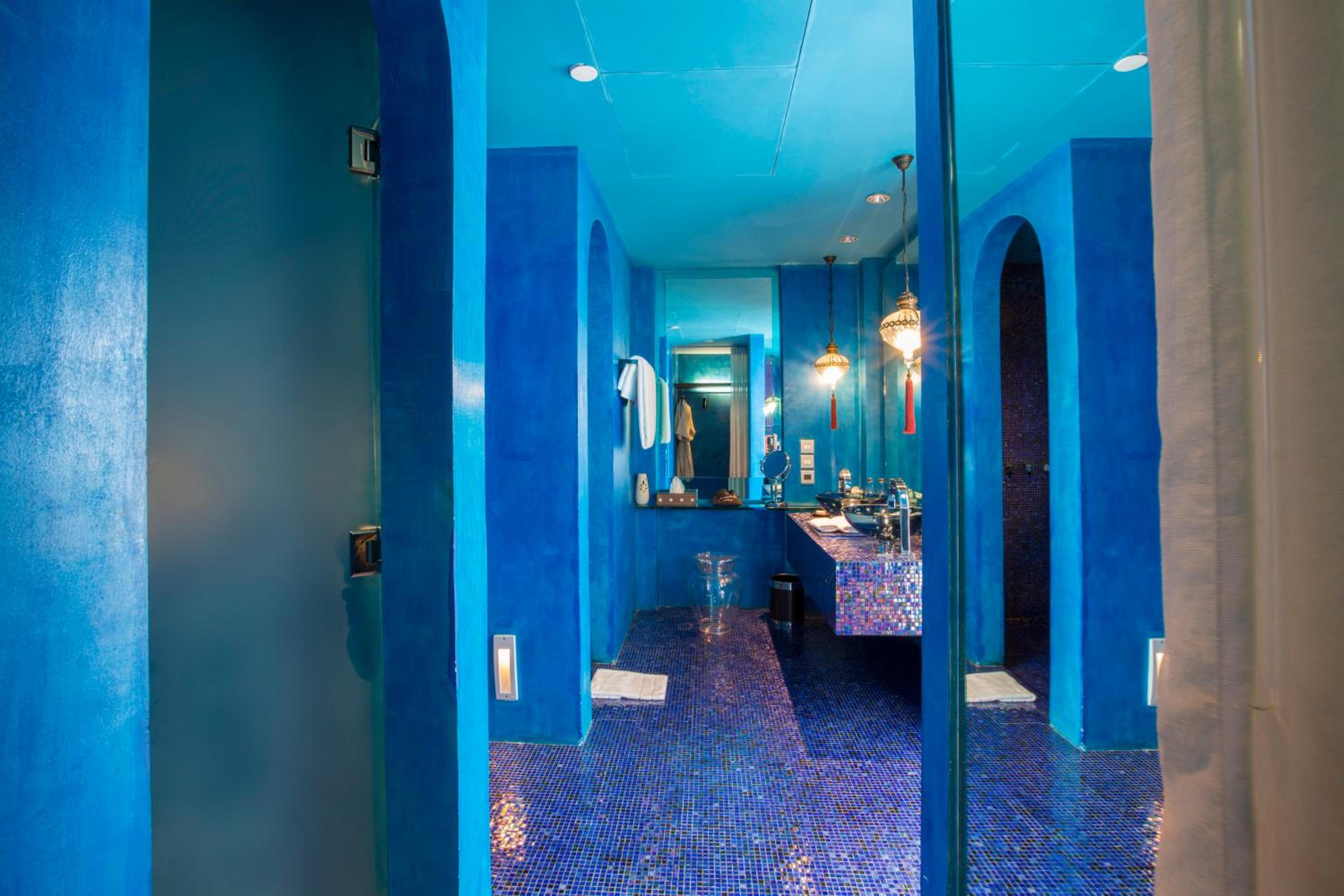 Celestial Suite In-Bedroom Jacuzzi - Photo 8