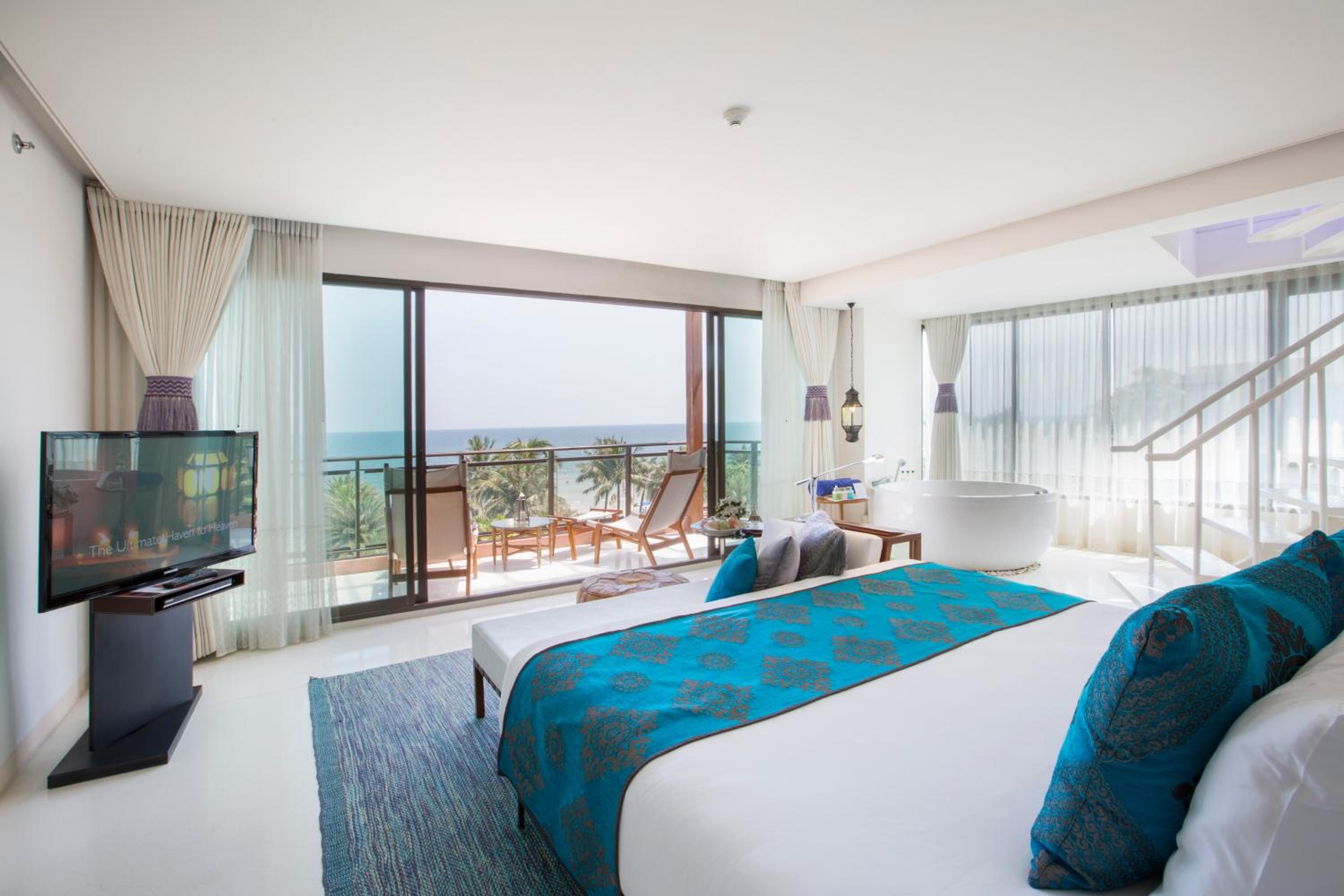 Celestial Suite In-Bedroom Jacuzzi - Photo 2